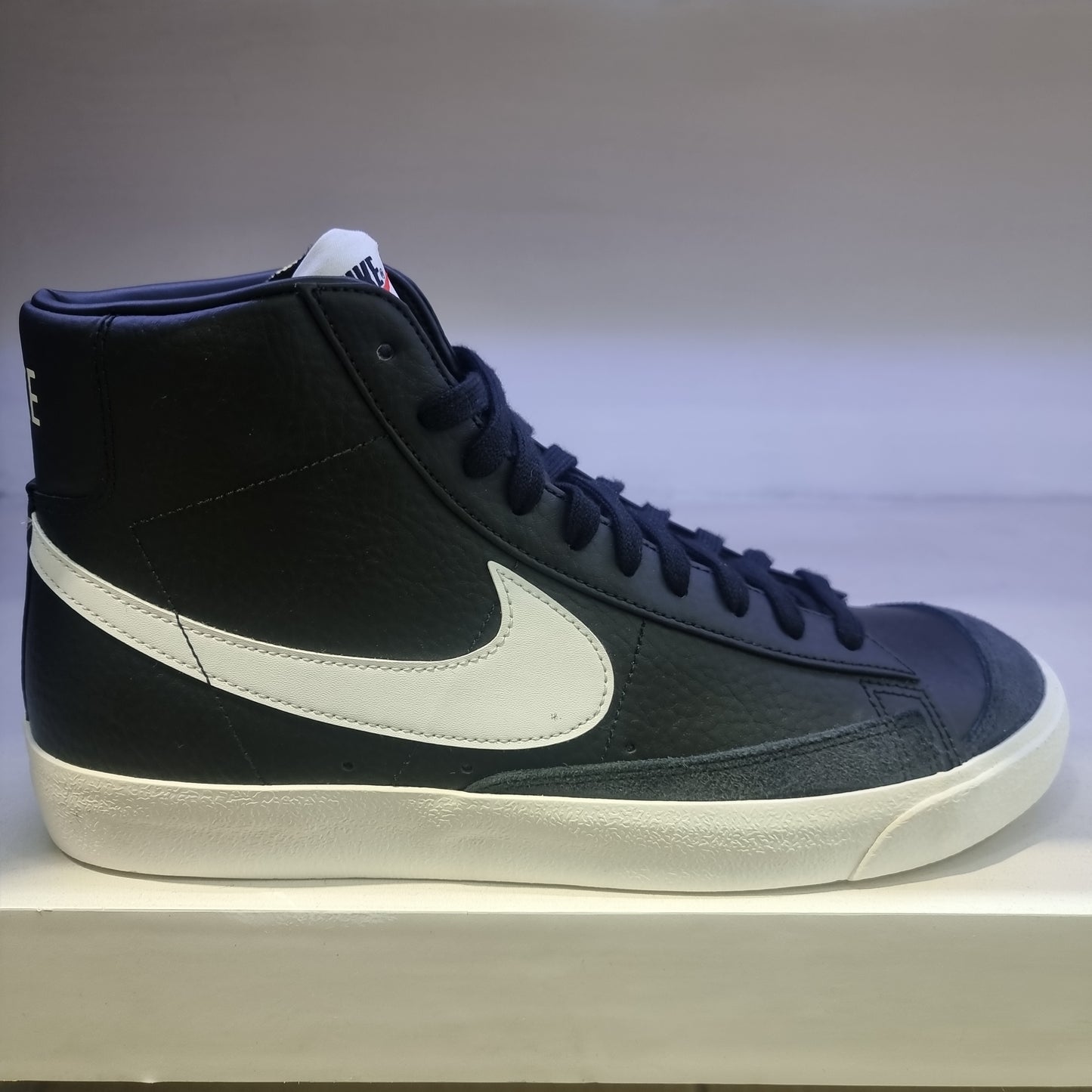 Blazer Mid Black Sail