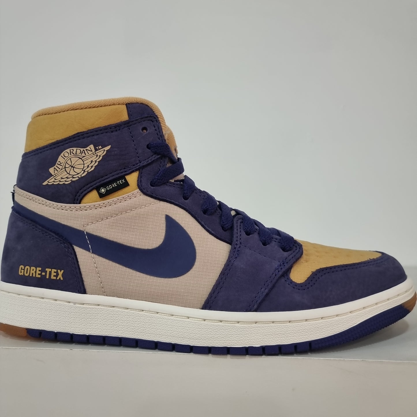JORDAN 1 HIGH ELEMENT GORETEX SKY PURPLE