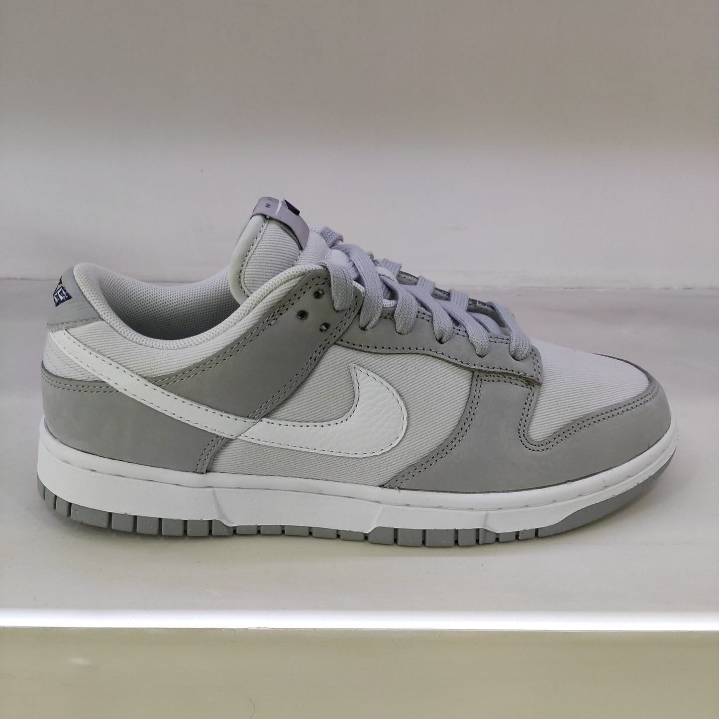 DUNK LOW LIGHT SMOKE GREY