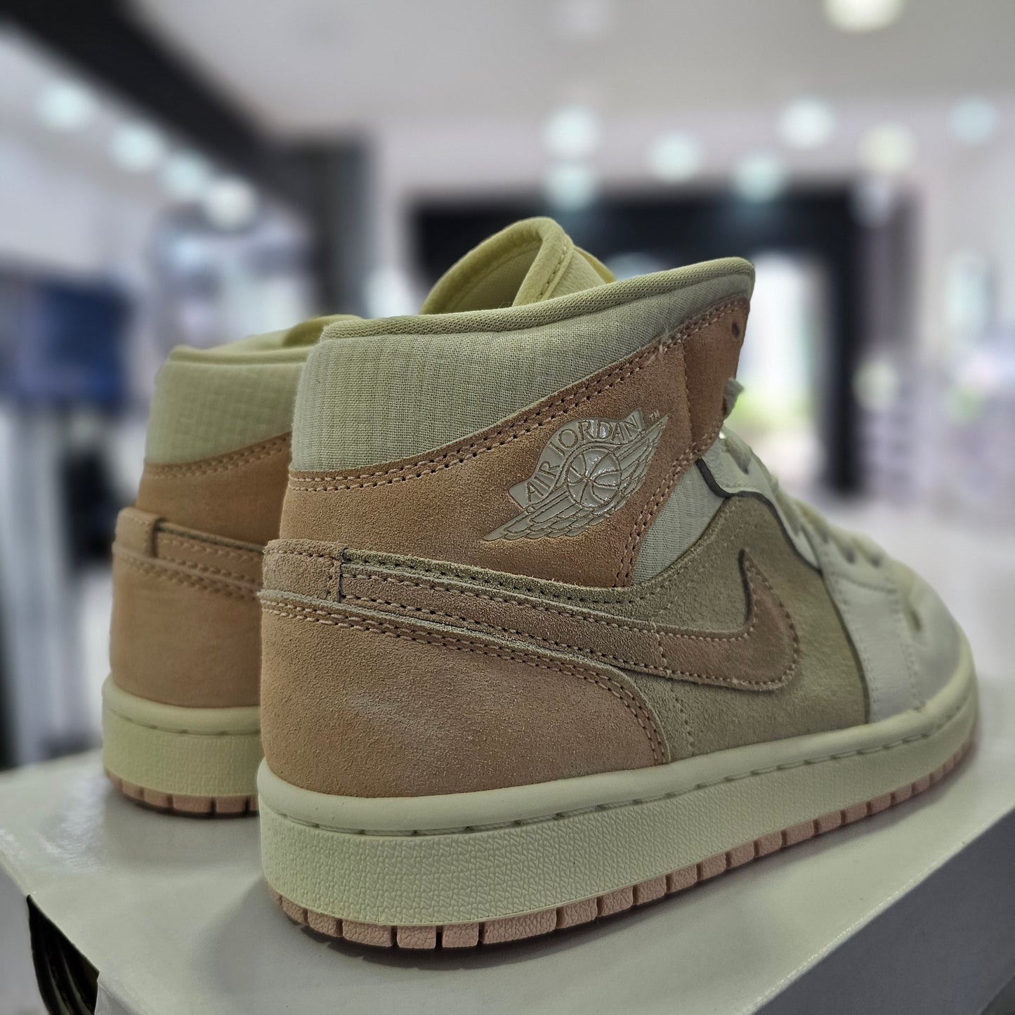 Jordan 1 Mid SE Seersucker