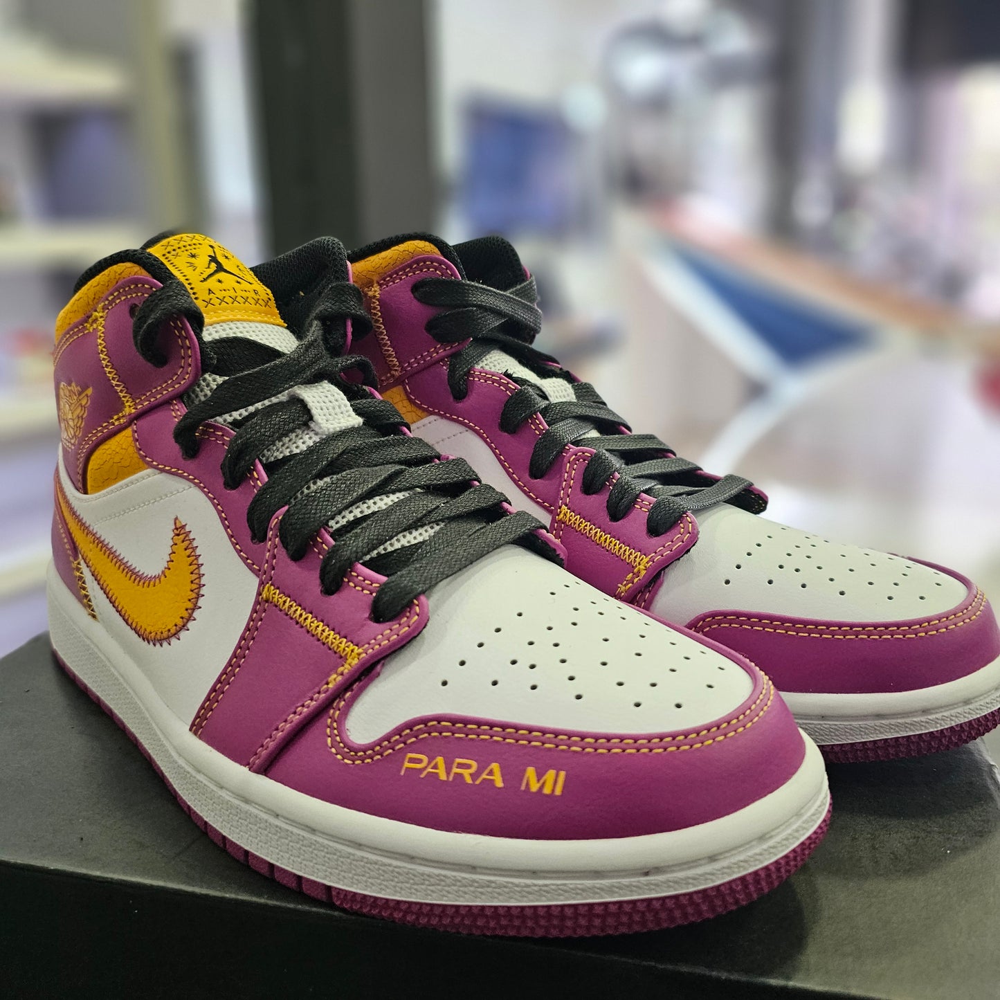 Jordan 1 Mid Para mi Familia