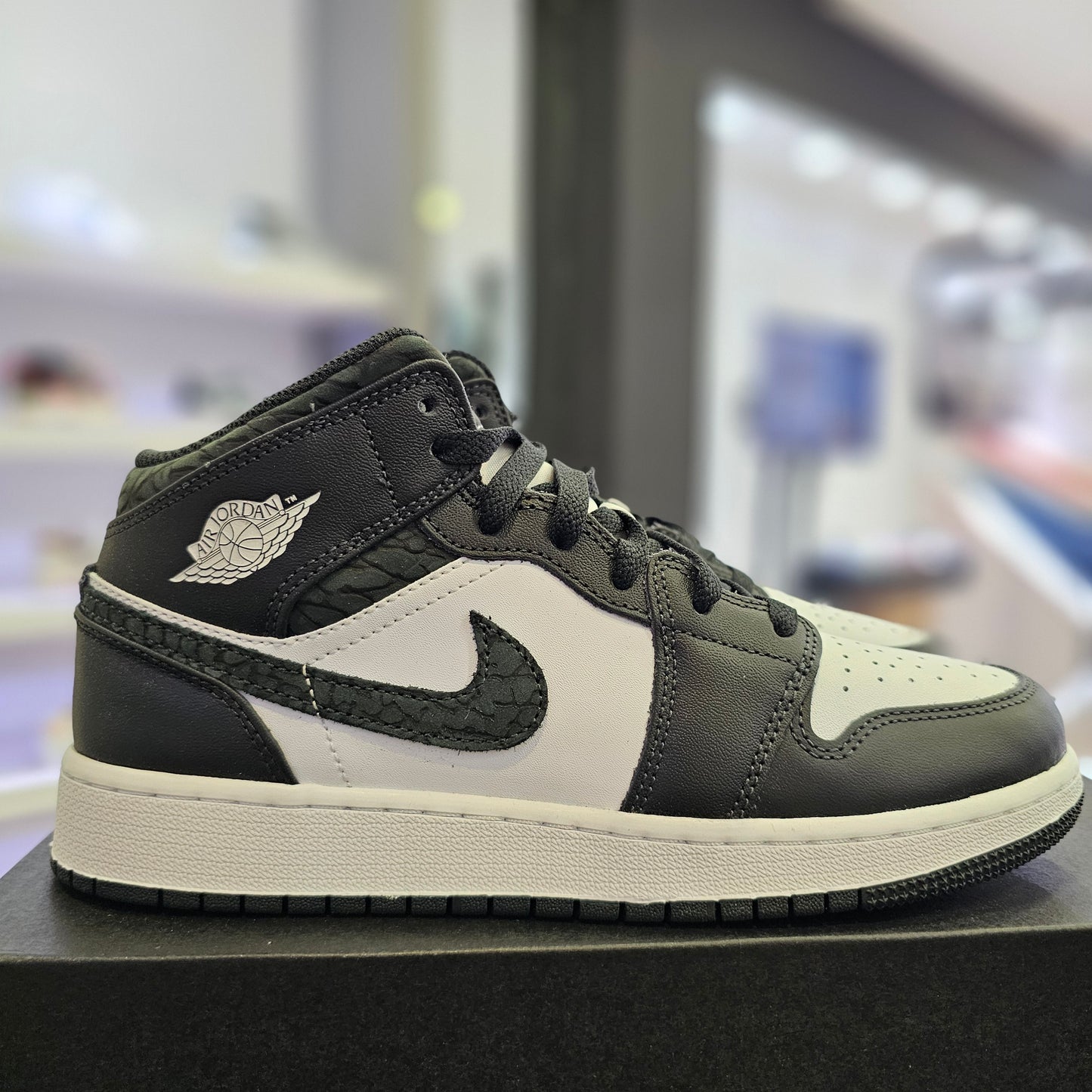 Jordan 1 Mid Panda Elephant