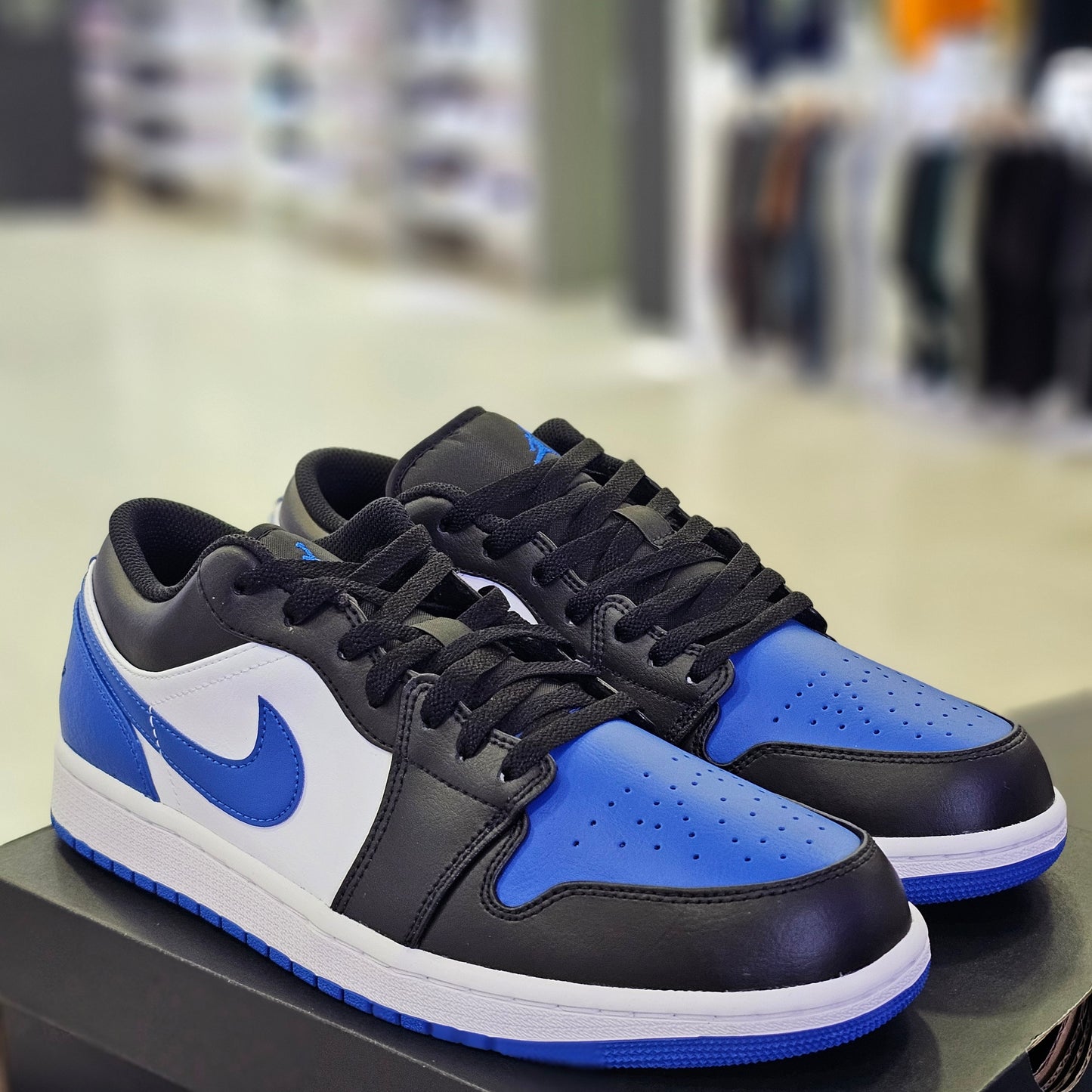Jordan 1 Low Alternate Royal Toe