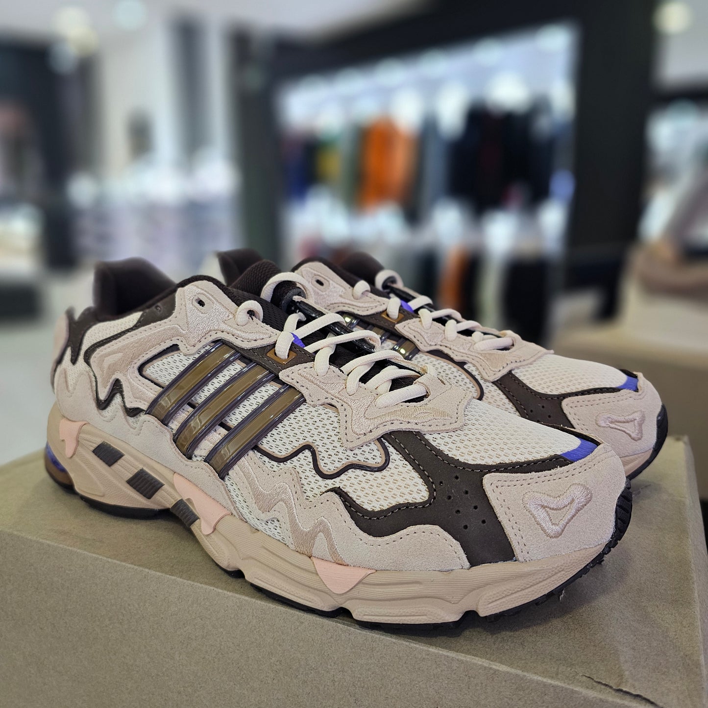 Adidas Response CL Bad Bunny Paso Fino