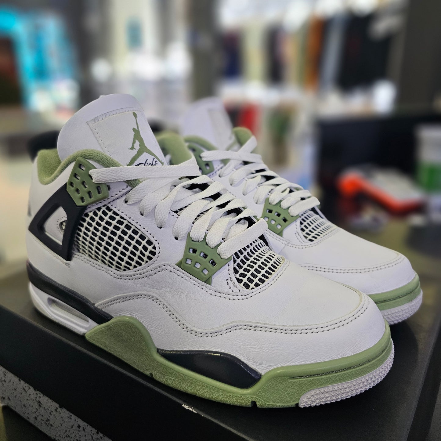 Jordan 4 Oil Green