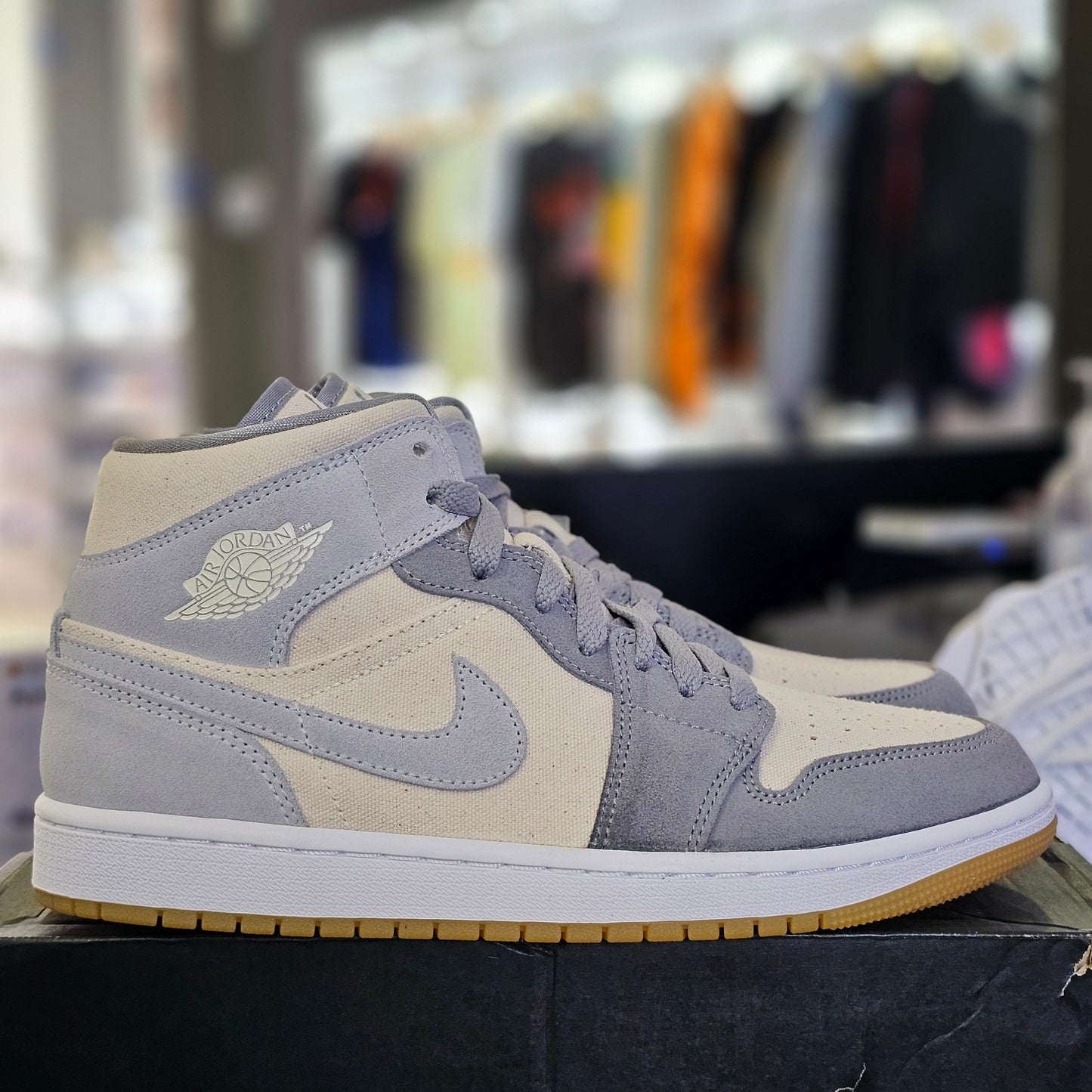 Jordan 1 Mid SE Coconut Milk