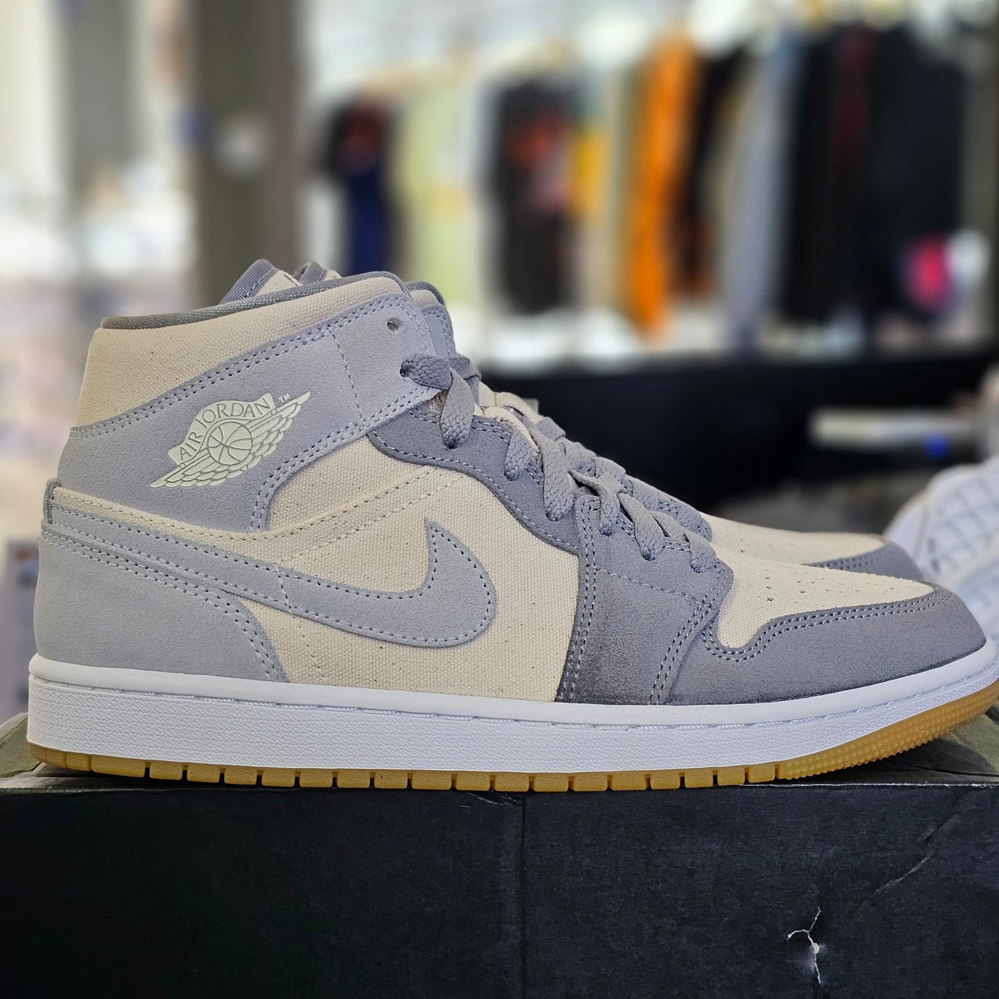 Jordan 1 Mid SE Coconut Milk