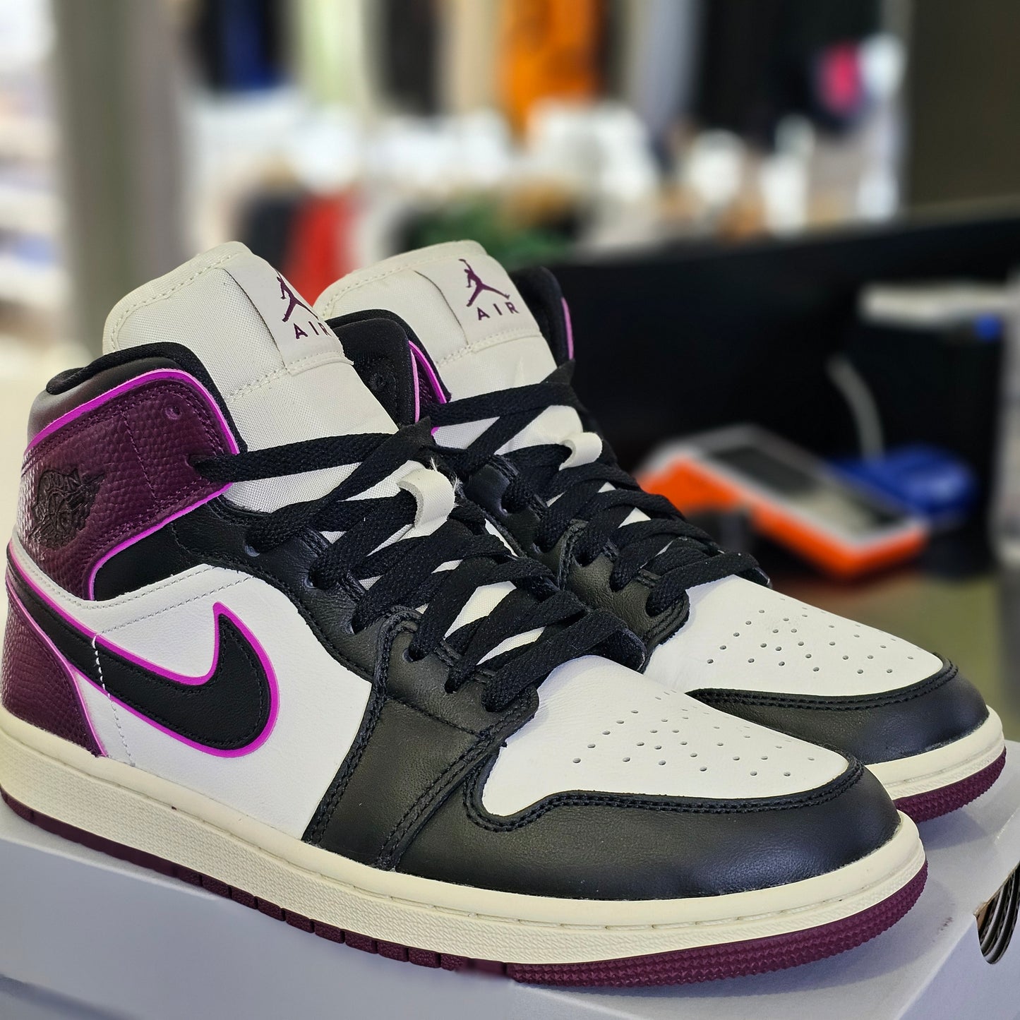 Jordan 1 Mid Sail Bordeaux