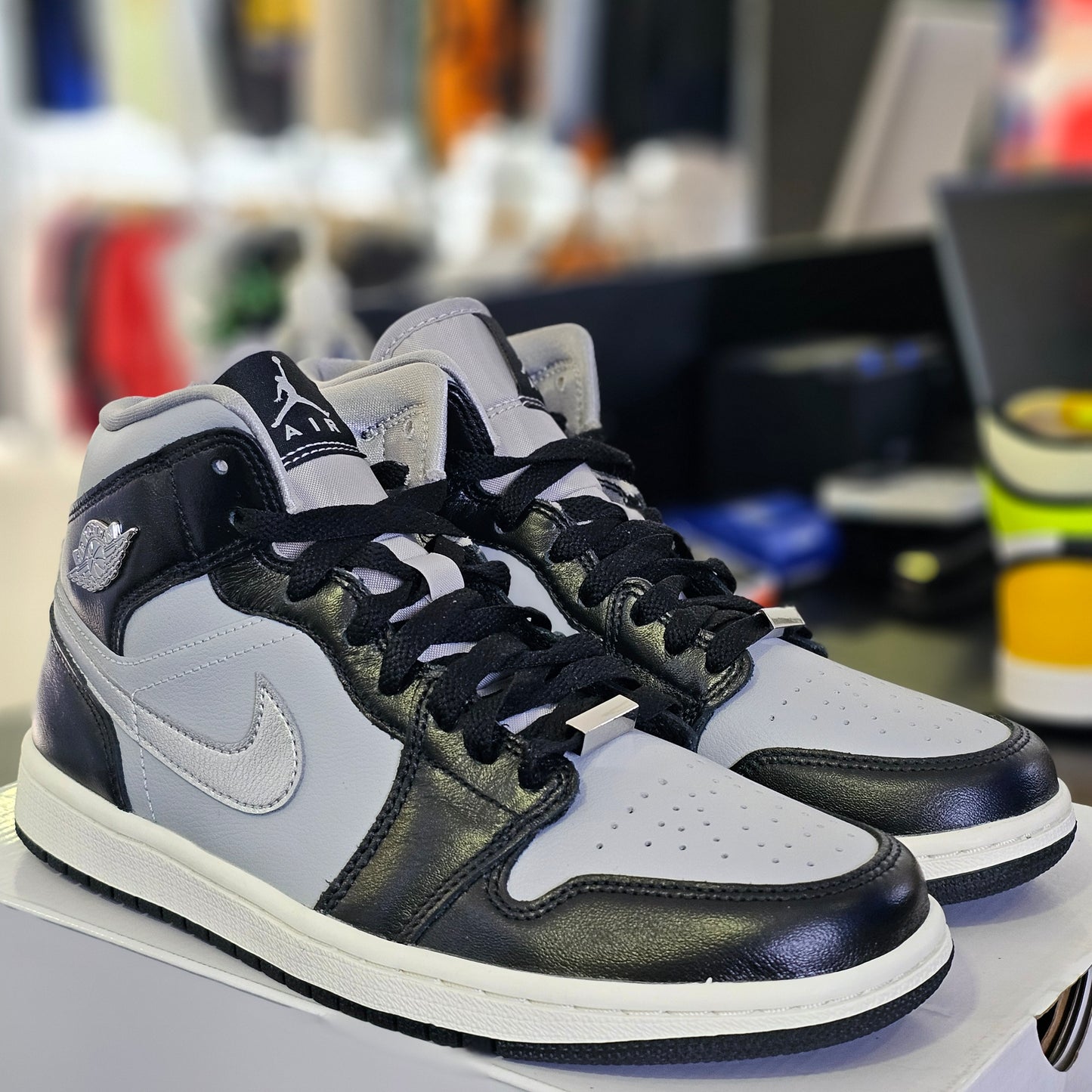 Jordan 1 Black Metallic Silver