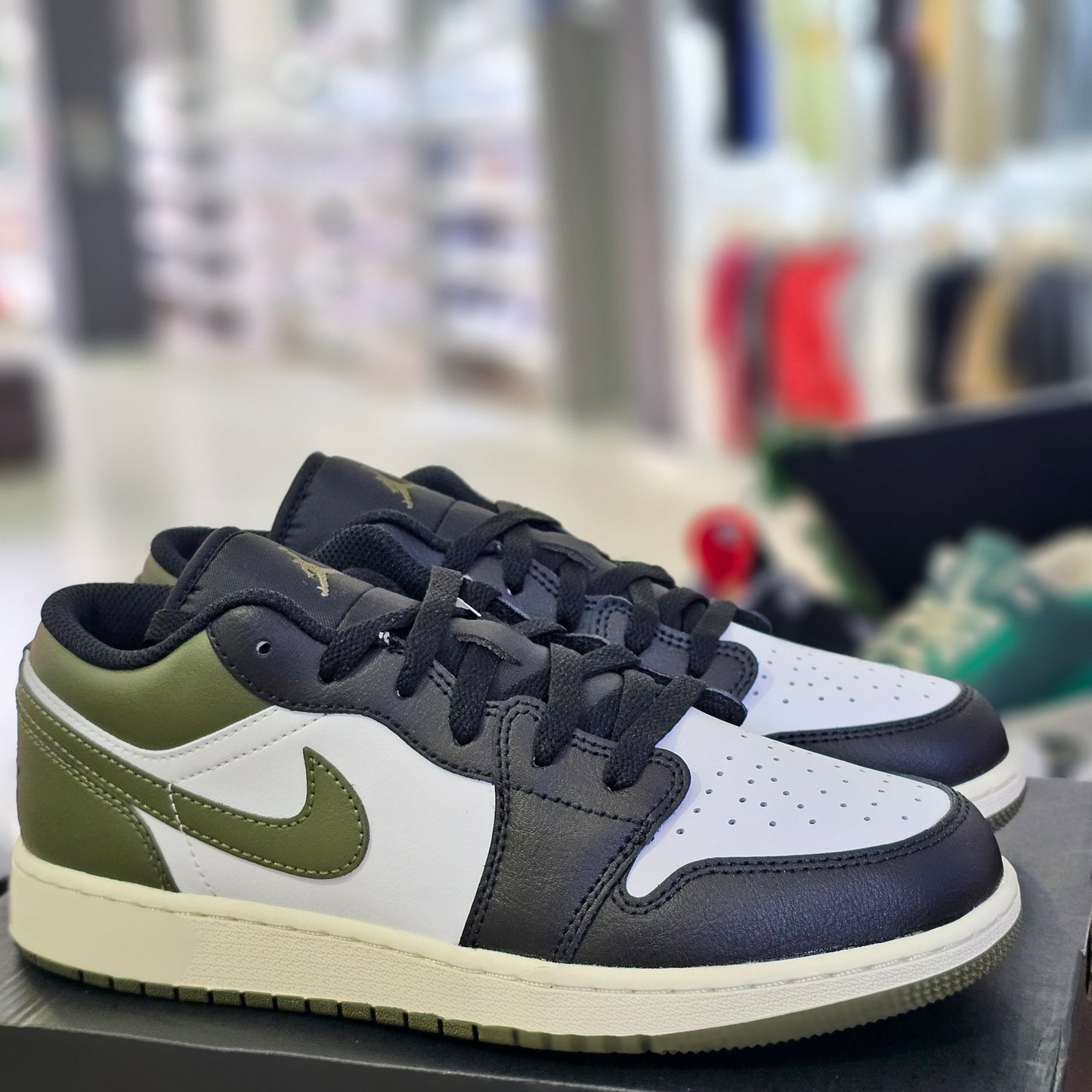 Jordan 1 Low Black Medium Olive
