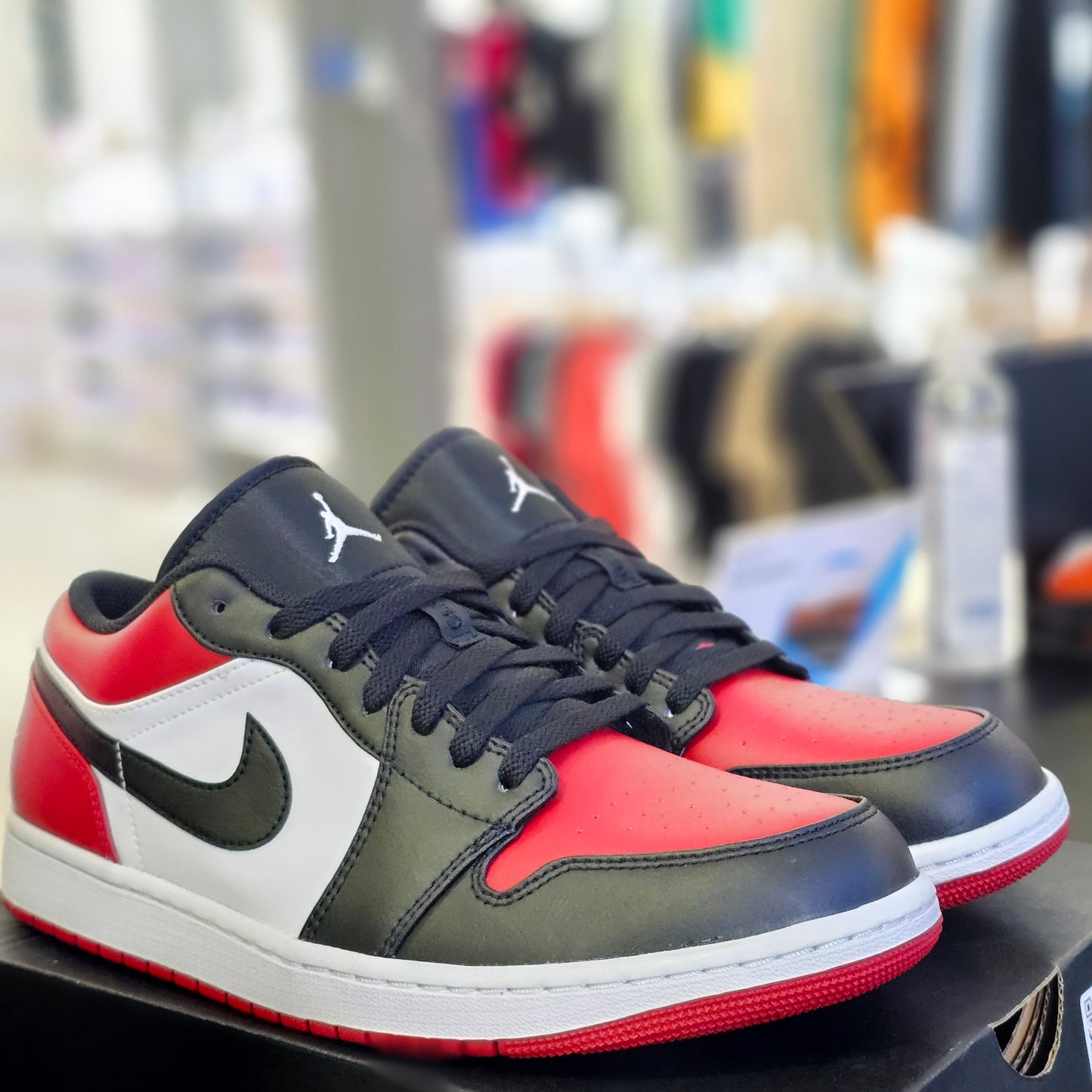 Jordan 1 Low Bred Toe