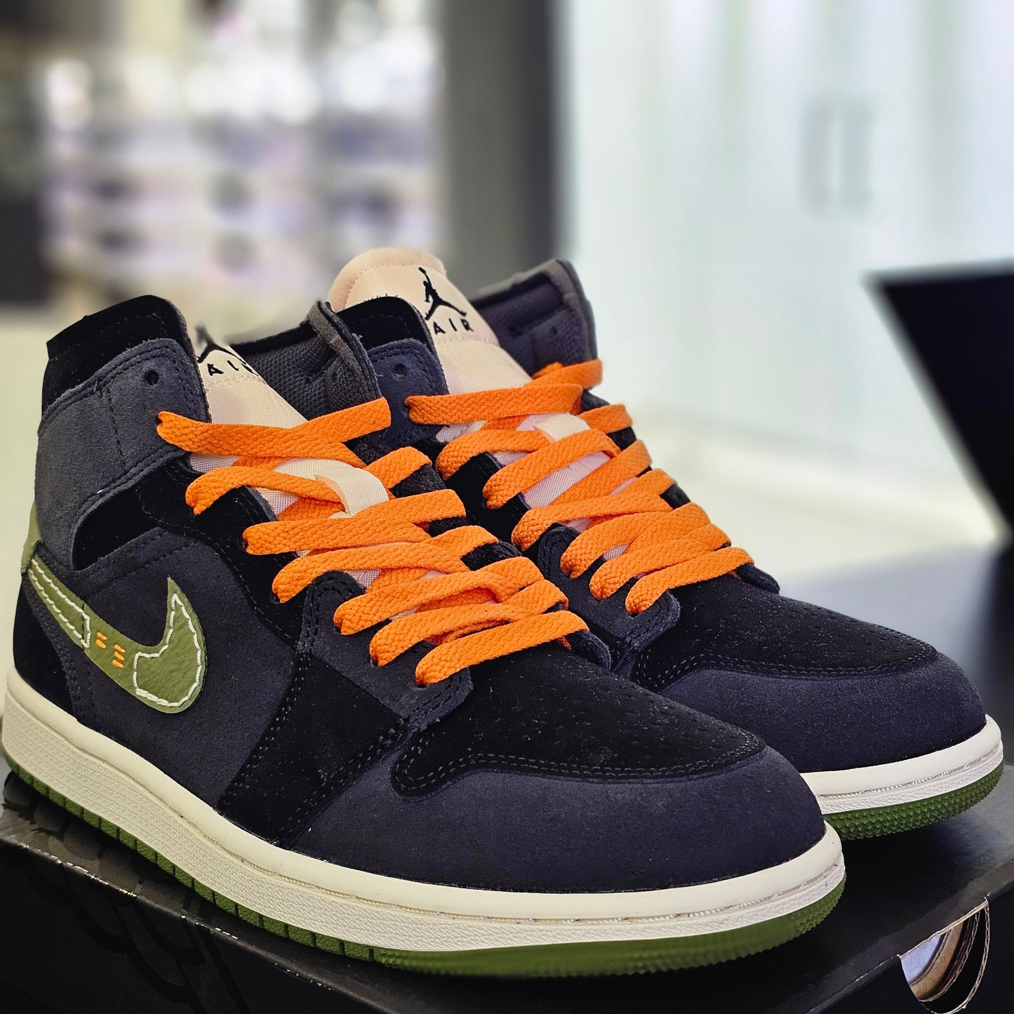 JORDAN 1 MID CRAFT ANTHRACITE OLIVE