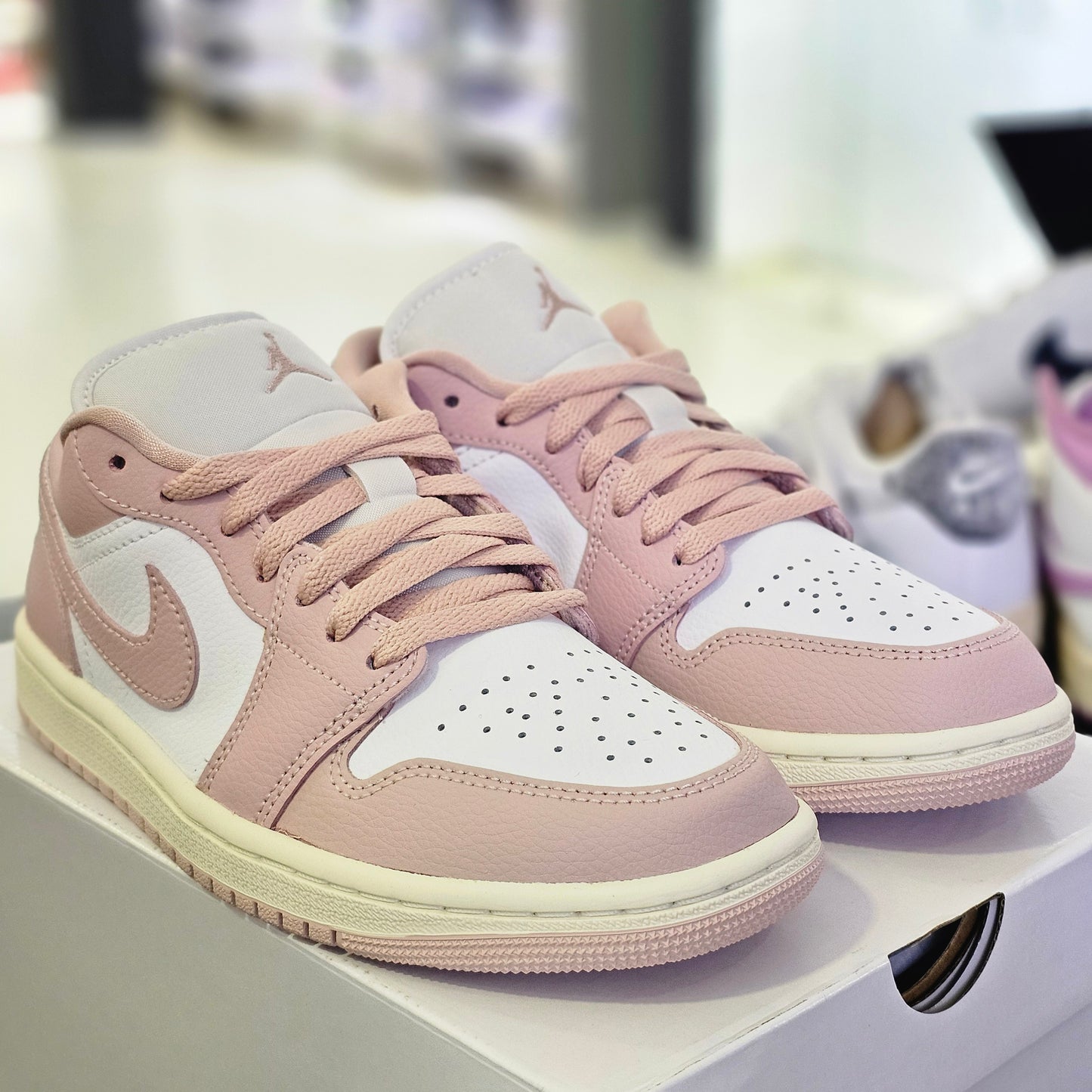 Jordan 1 Low Strawberry Milk