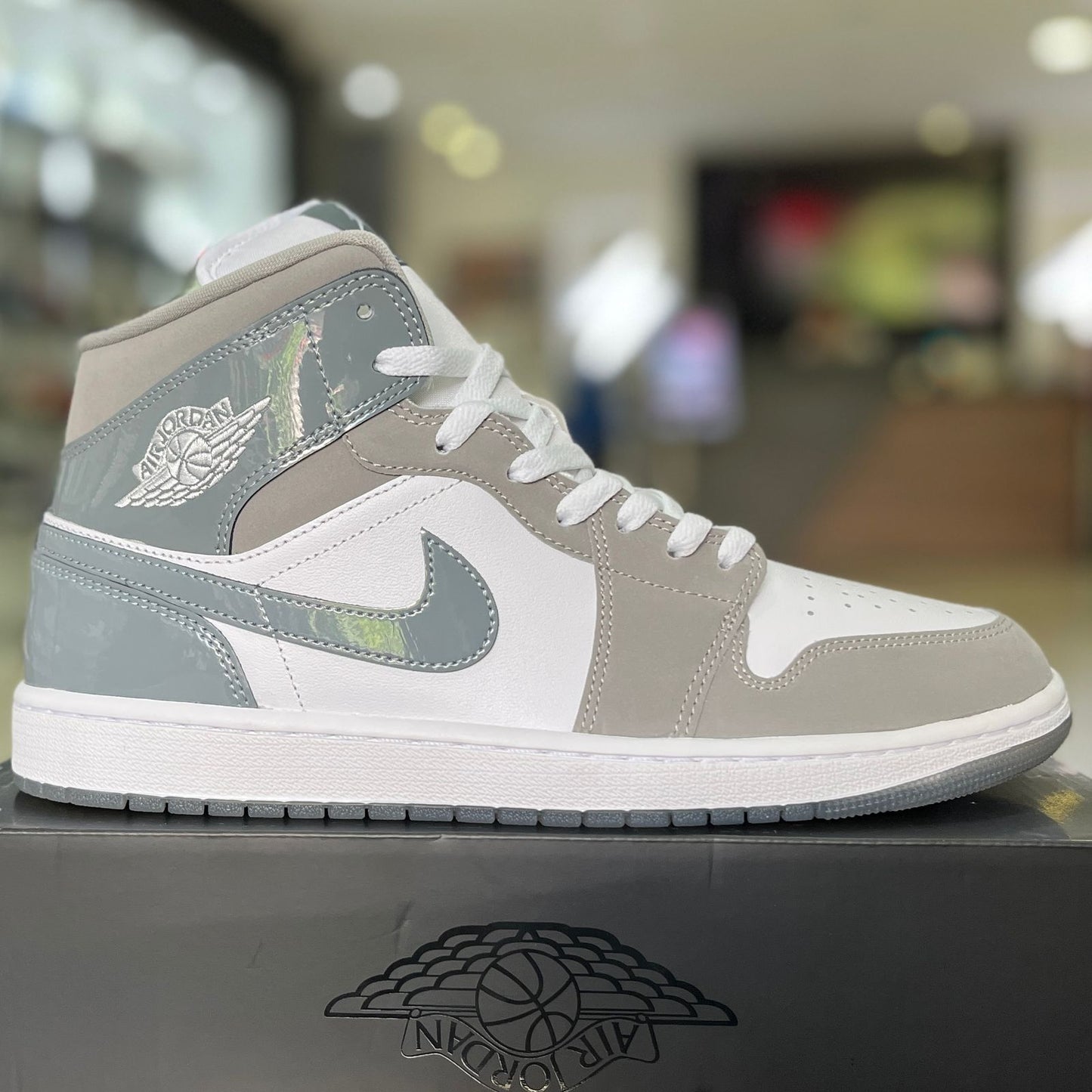 Jordan 1 Mid Cool Grey