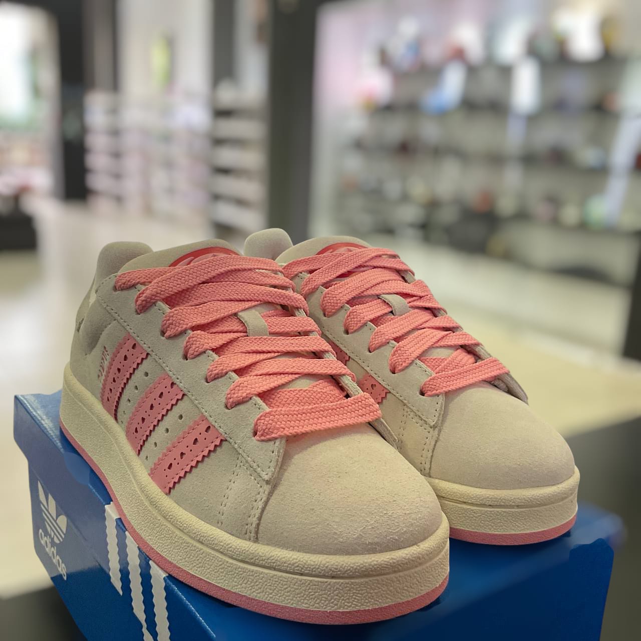 adidas Campus 00s San Valentín