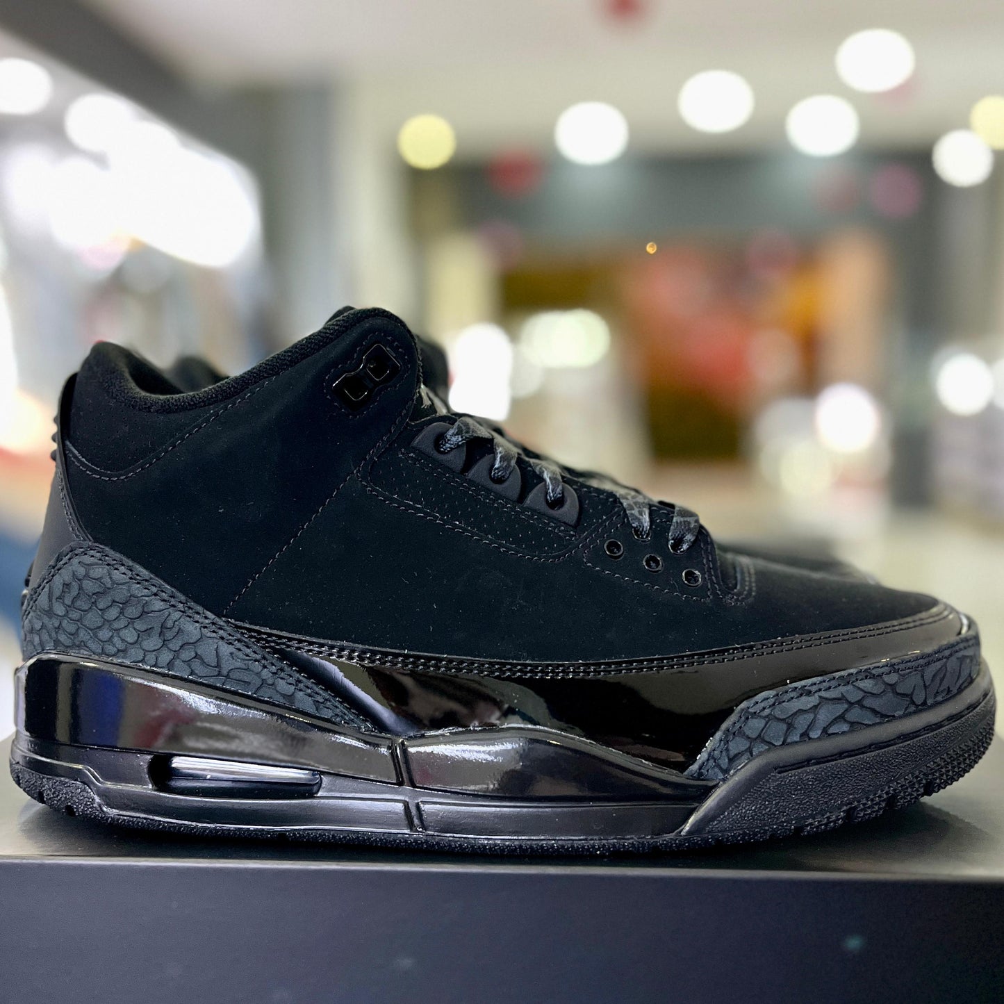 Jordan 3 Black Cat