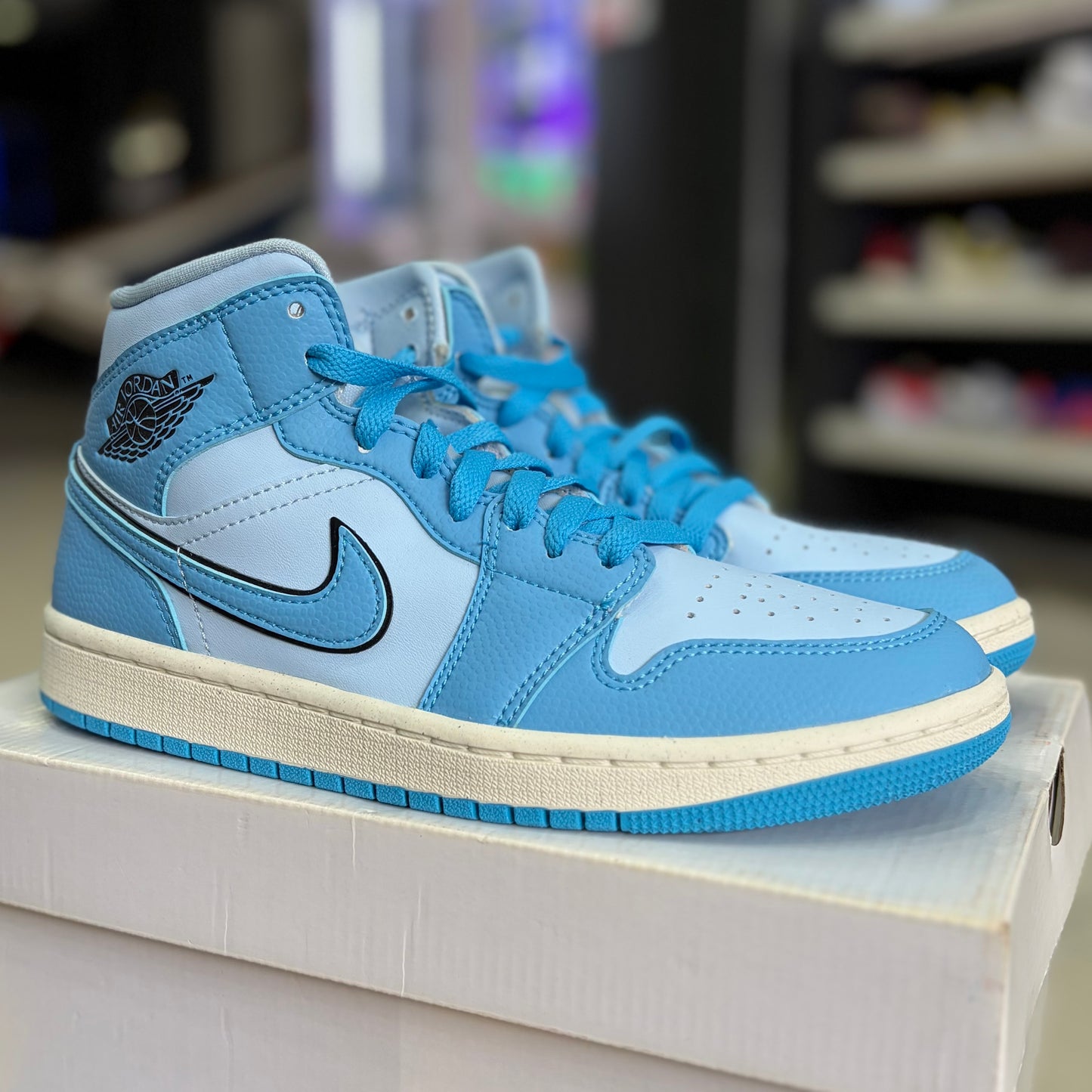Jordan 1 Mid SE Ice Blue