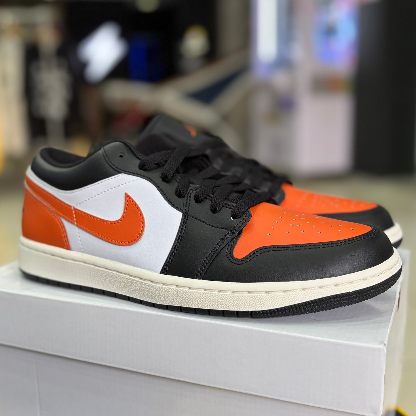 Jordan 1 Low Shattered Backboard