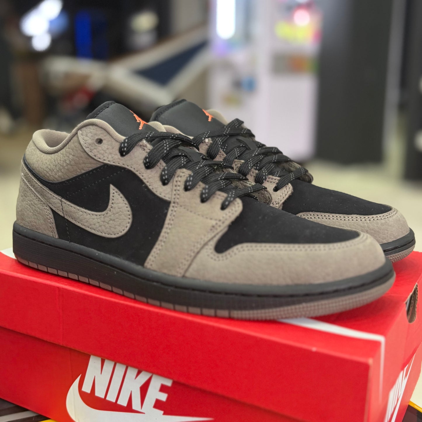 Jordan 1 Low SE Olive Grey