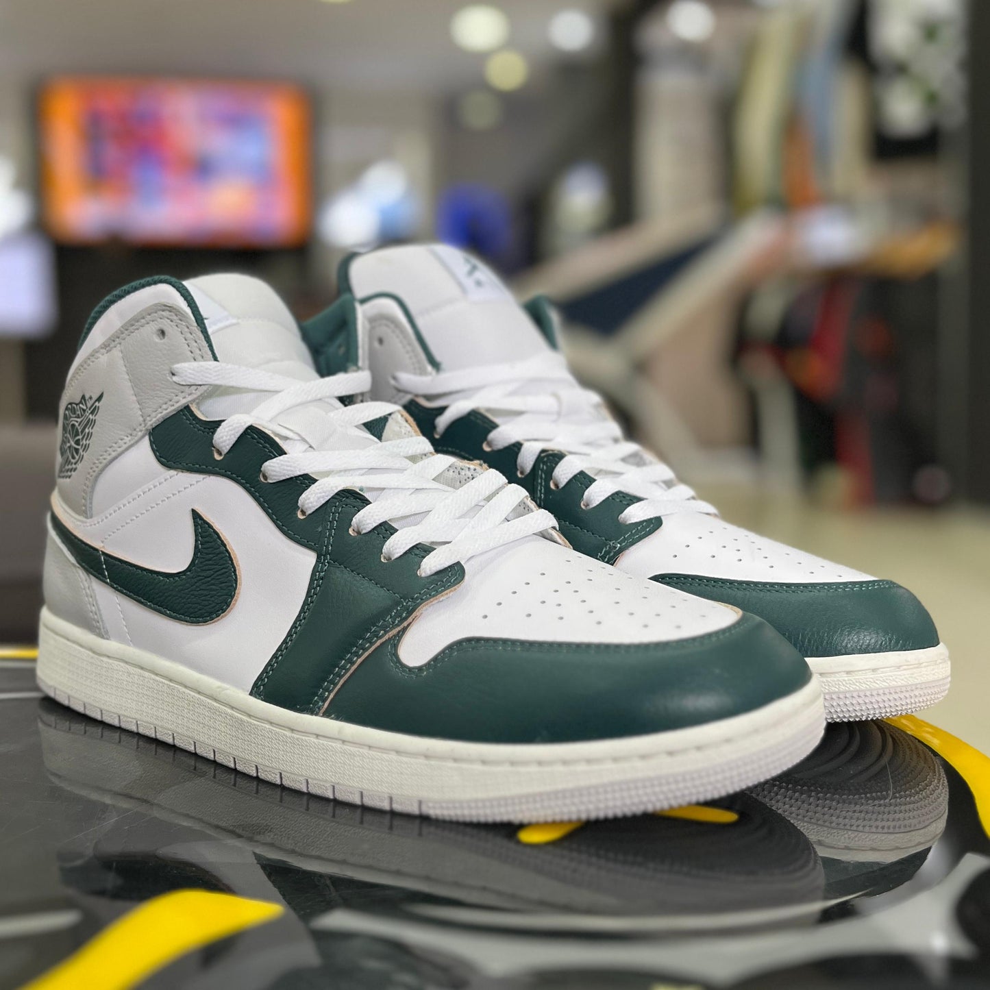 Jordan 1 Mid SE Oxidized Green White