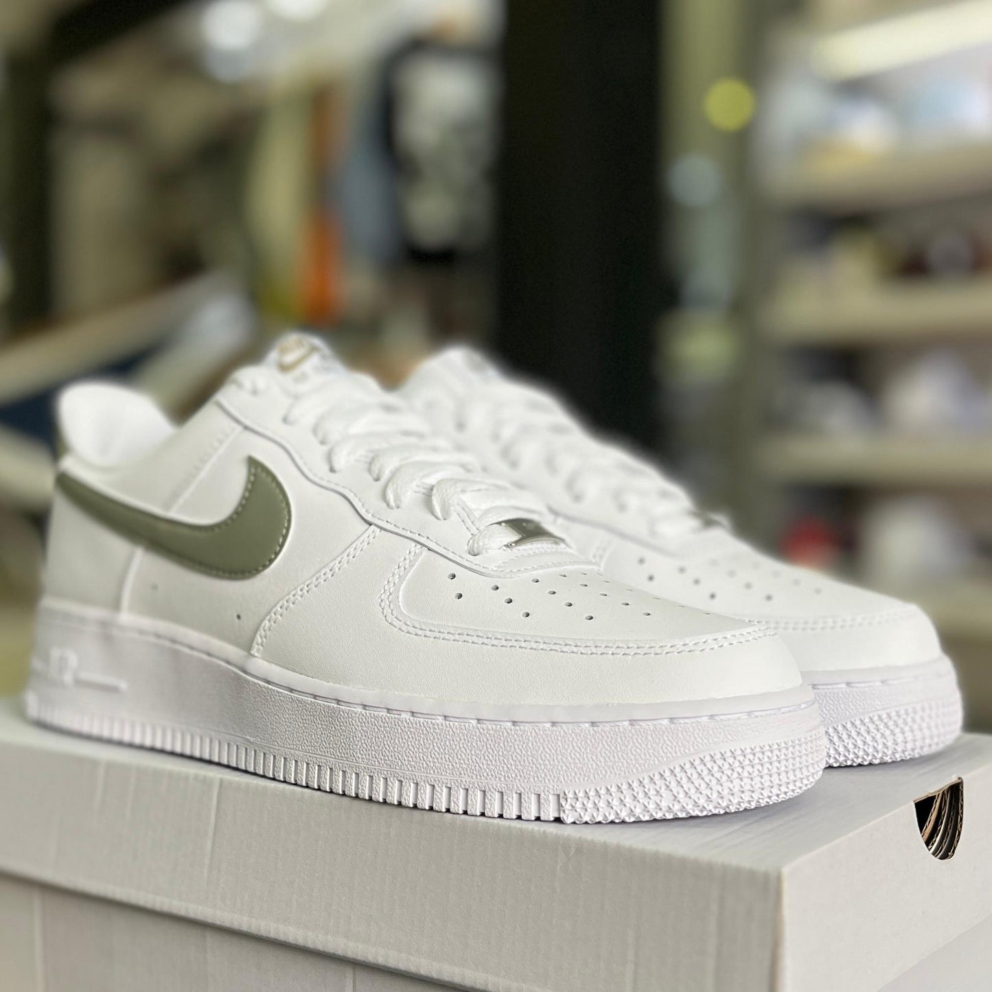 Air Force 1 White Light Army
