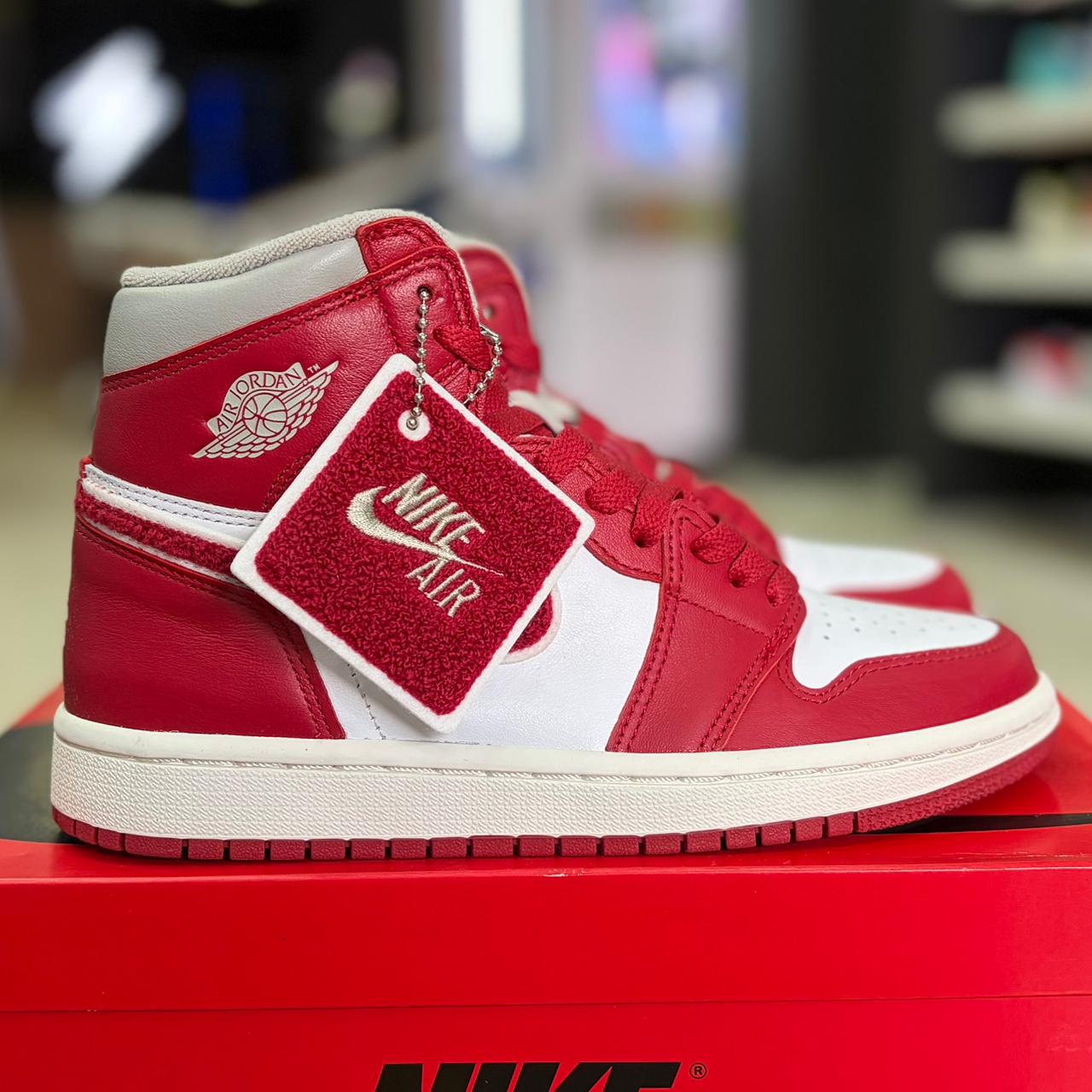 Jordan 1 High Newstalgia Chenille