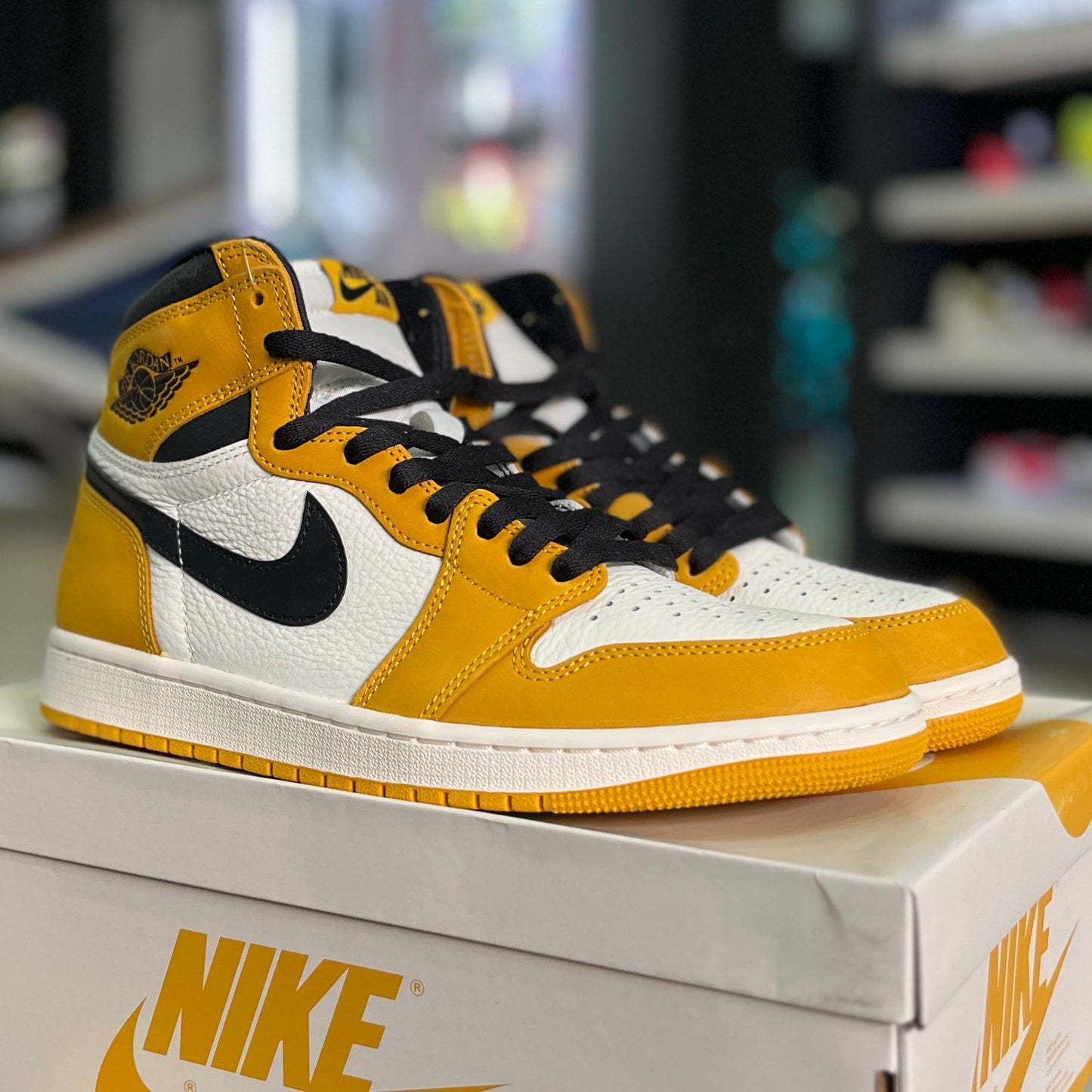 Jordan 1 Retro High OG Yellow Ochre