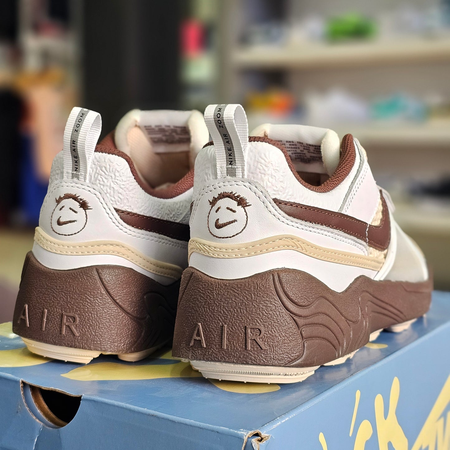 Travis Scott x Zoom Field Jaxx Light Chocolate