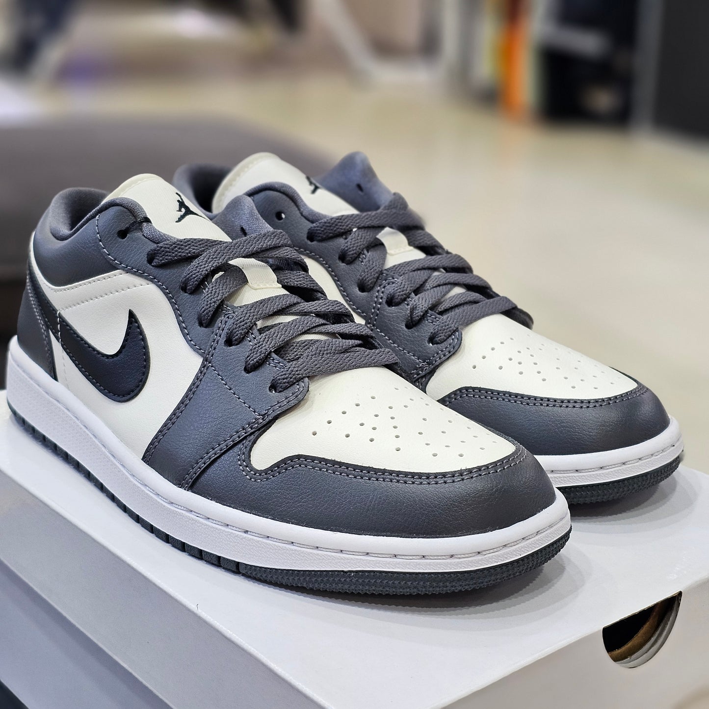 Jordan 1 Low Dark Grey