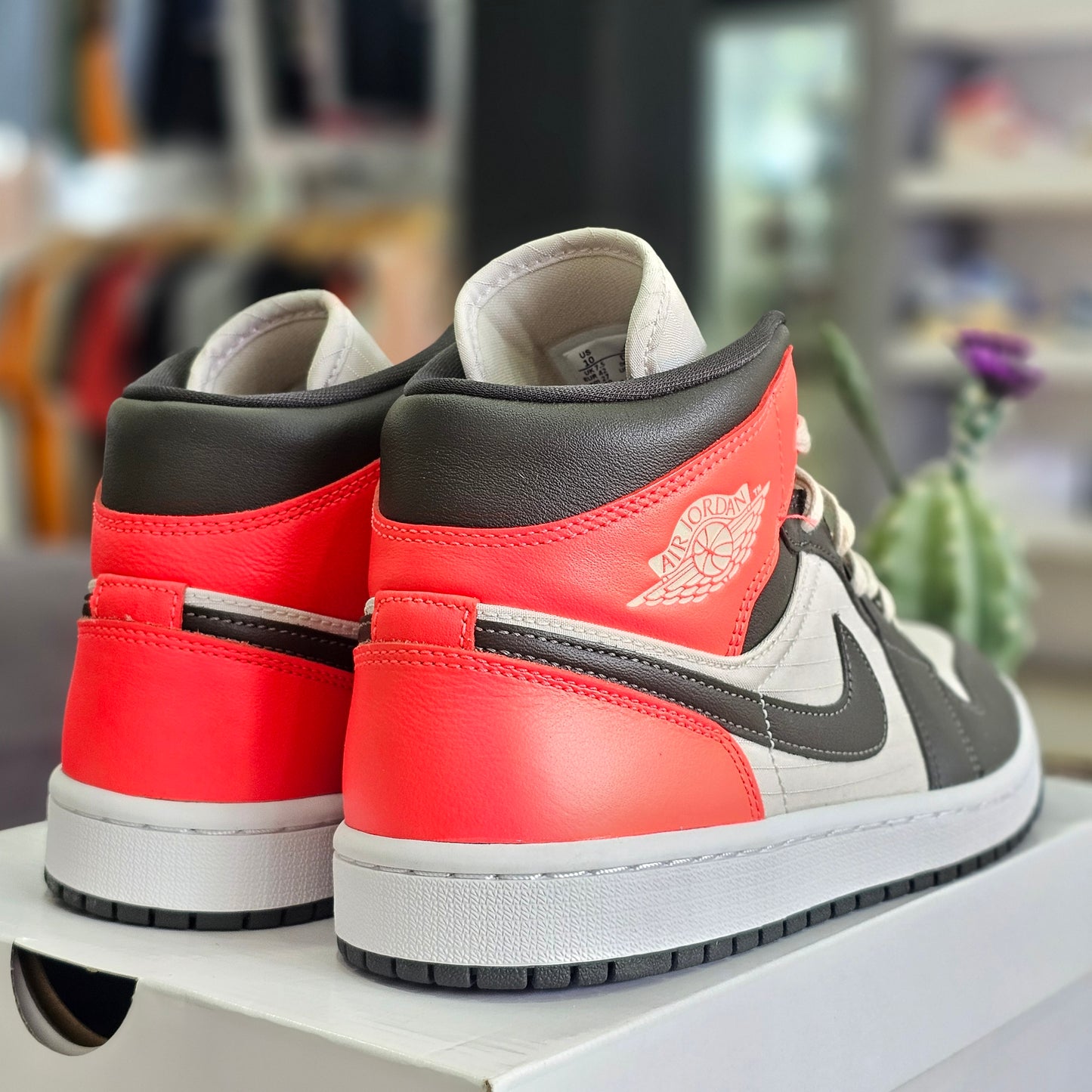 Jordan 1 Mid Newsprint