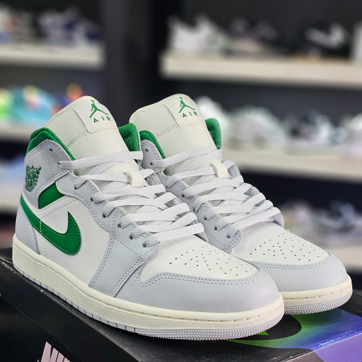 Jordan 1 Mid Summit White Lucky Green