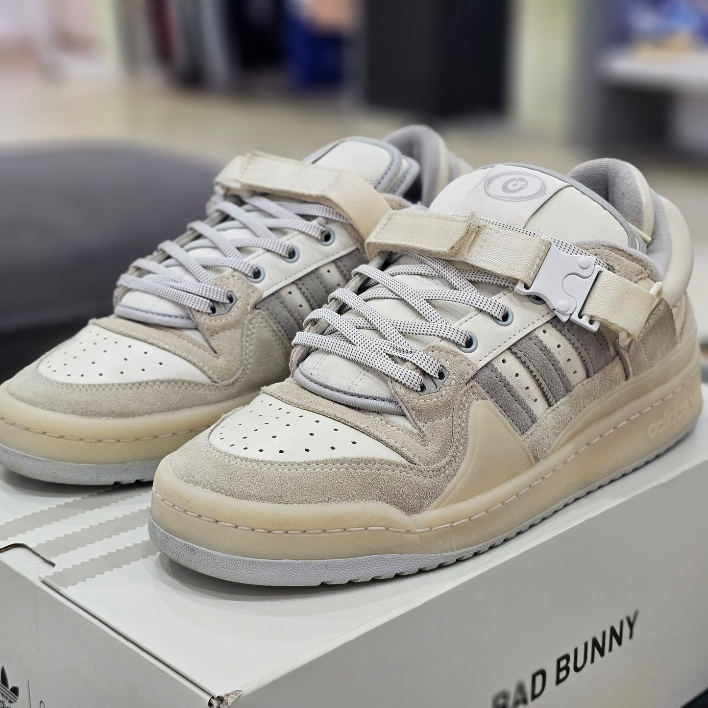 Forum Buckle Low Bad Bunny Last Forum