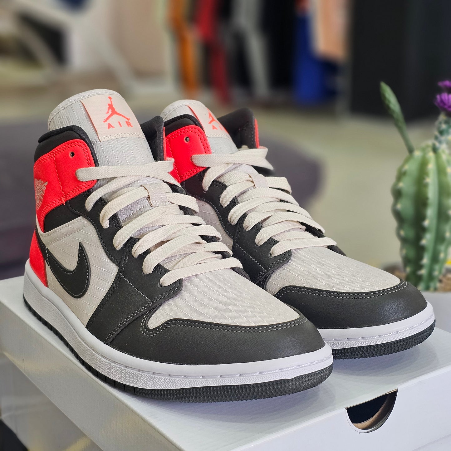 Jordan 1 Mid Newsprint