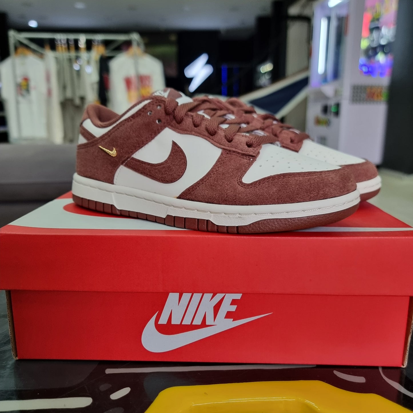 Dunk low Sail Red Sepia