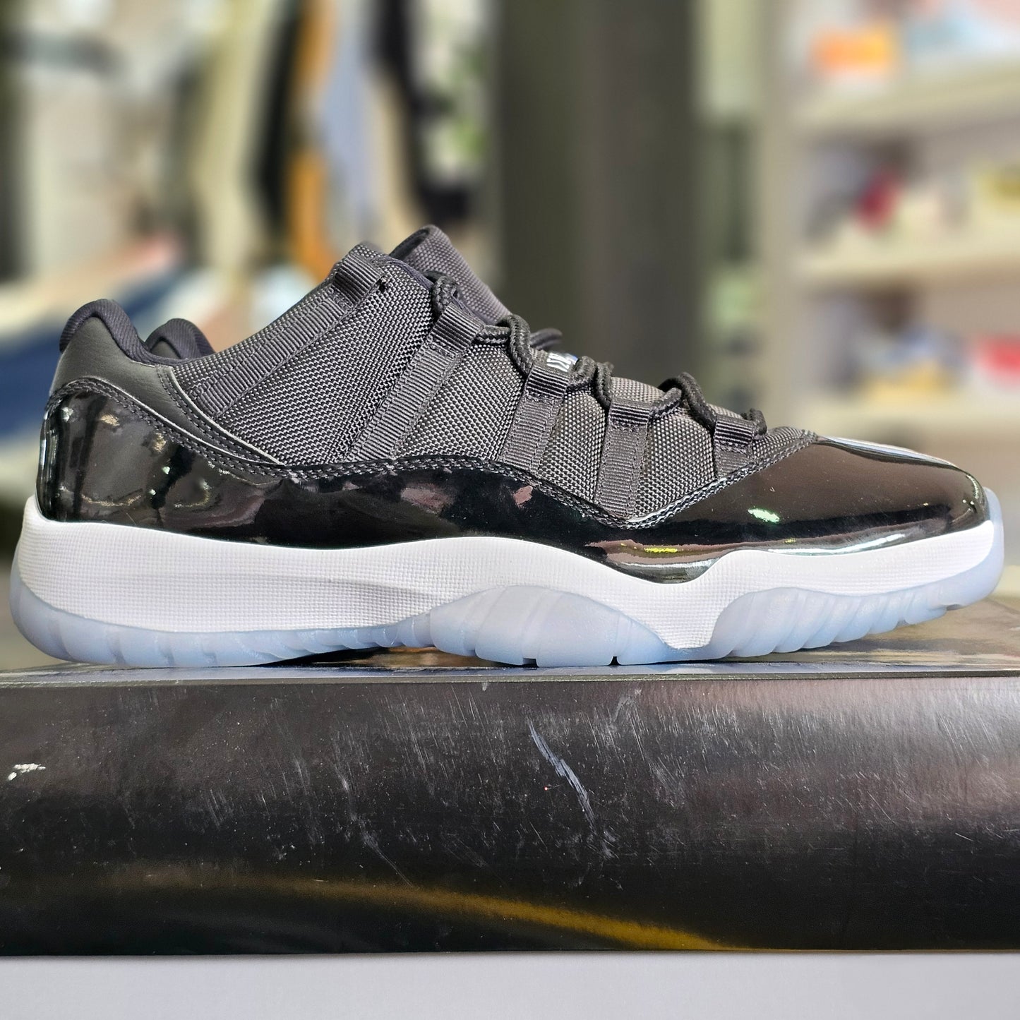 Jordan 11 Retro Low Space Jam