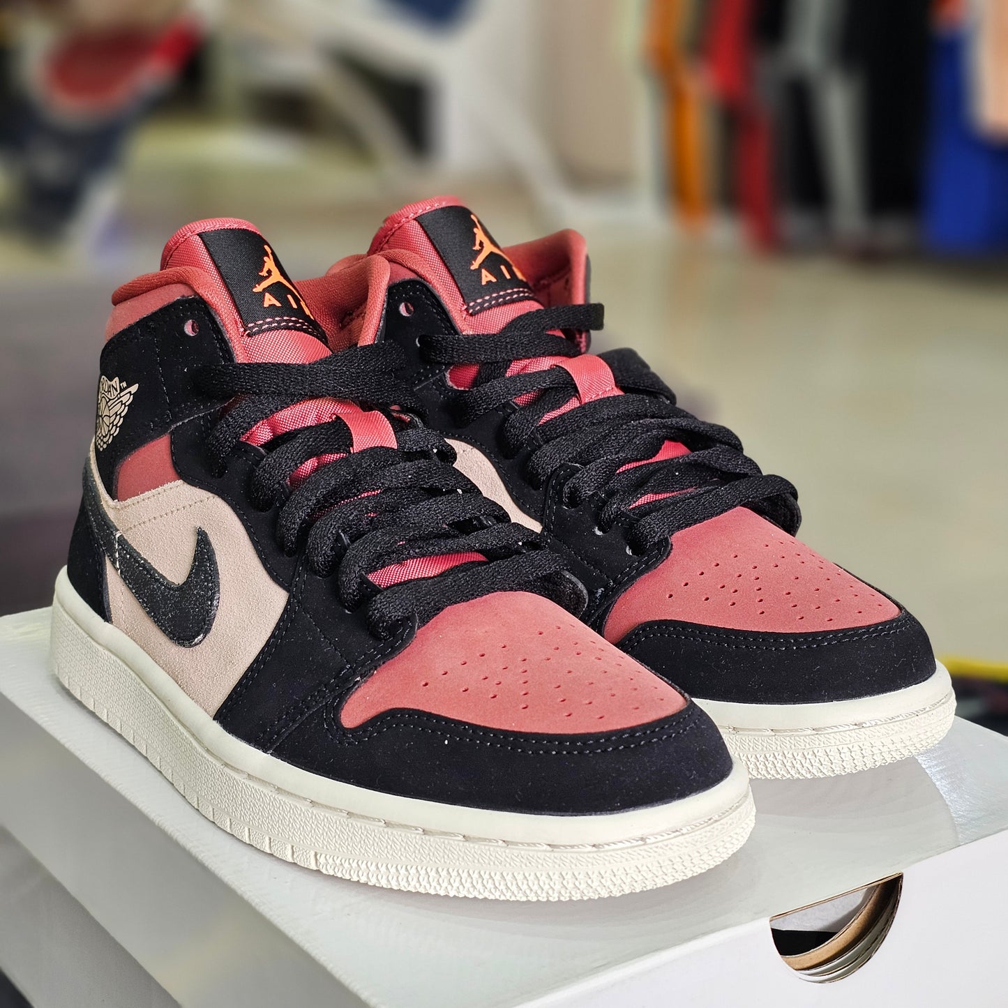 Jordan 1 Mid Canyon Rust