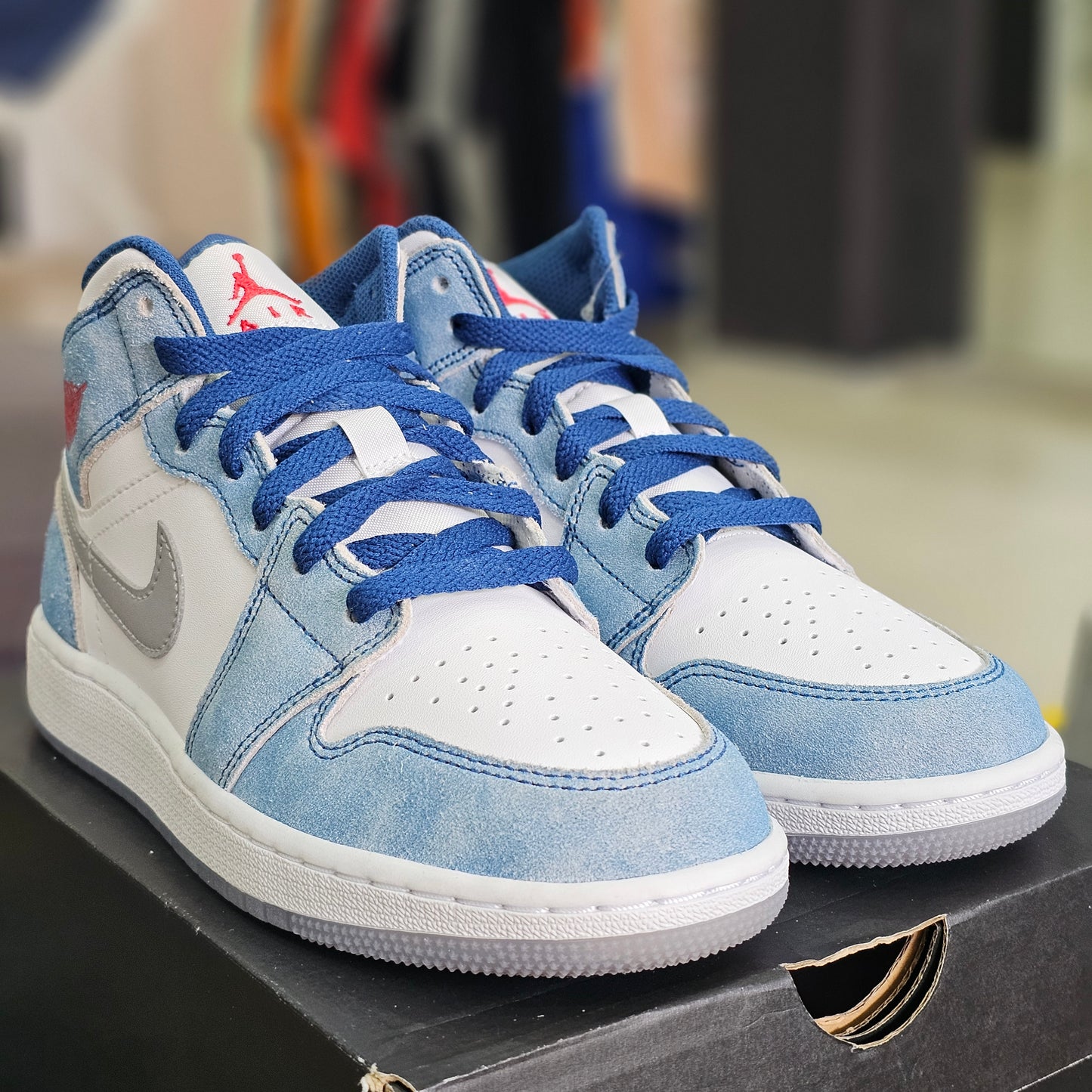 Jordan 1 Mid French Blue