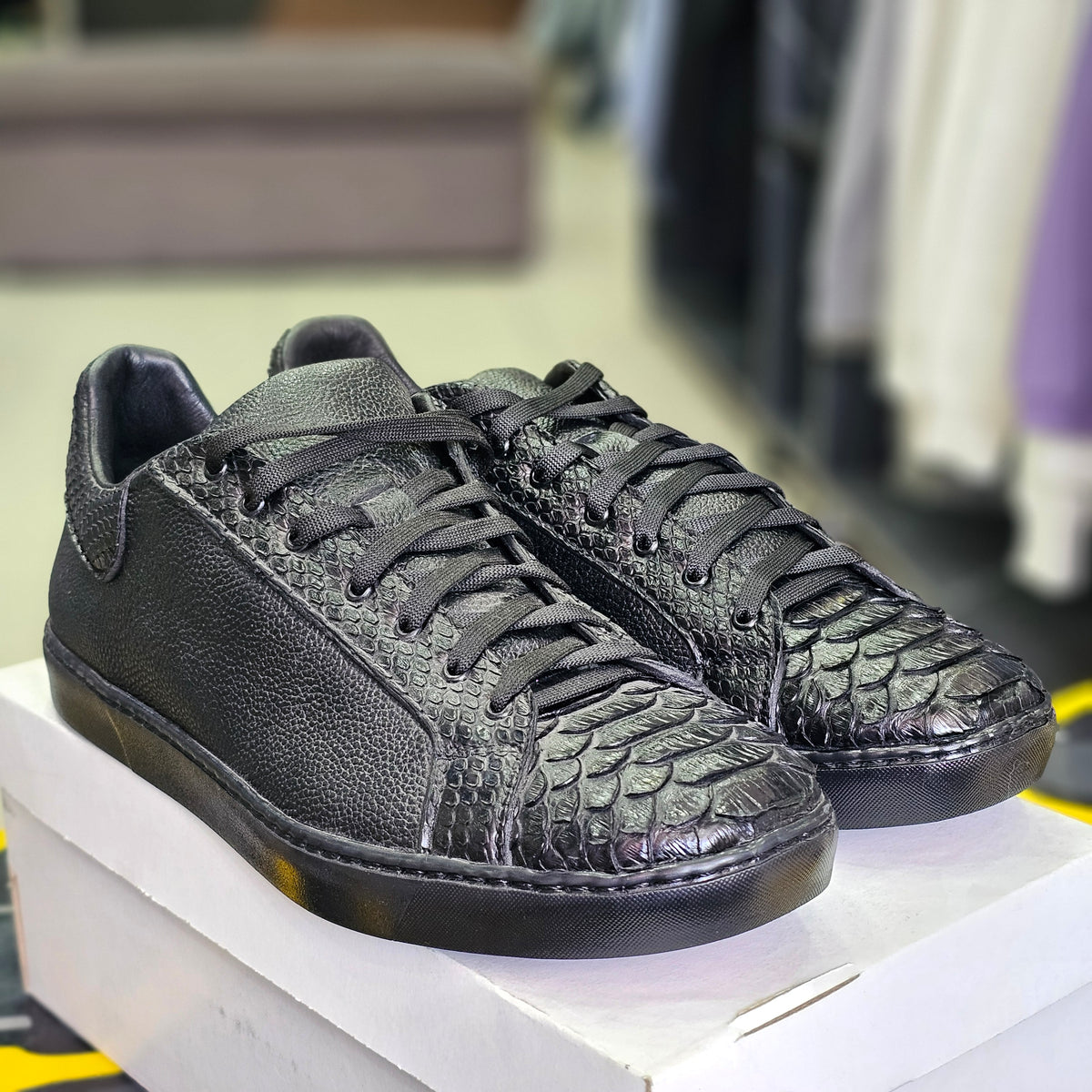 Sneakers de piel de pitón