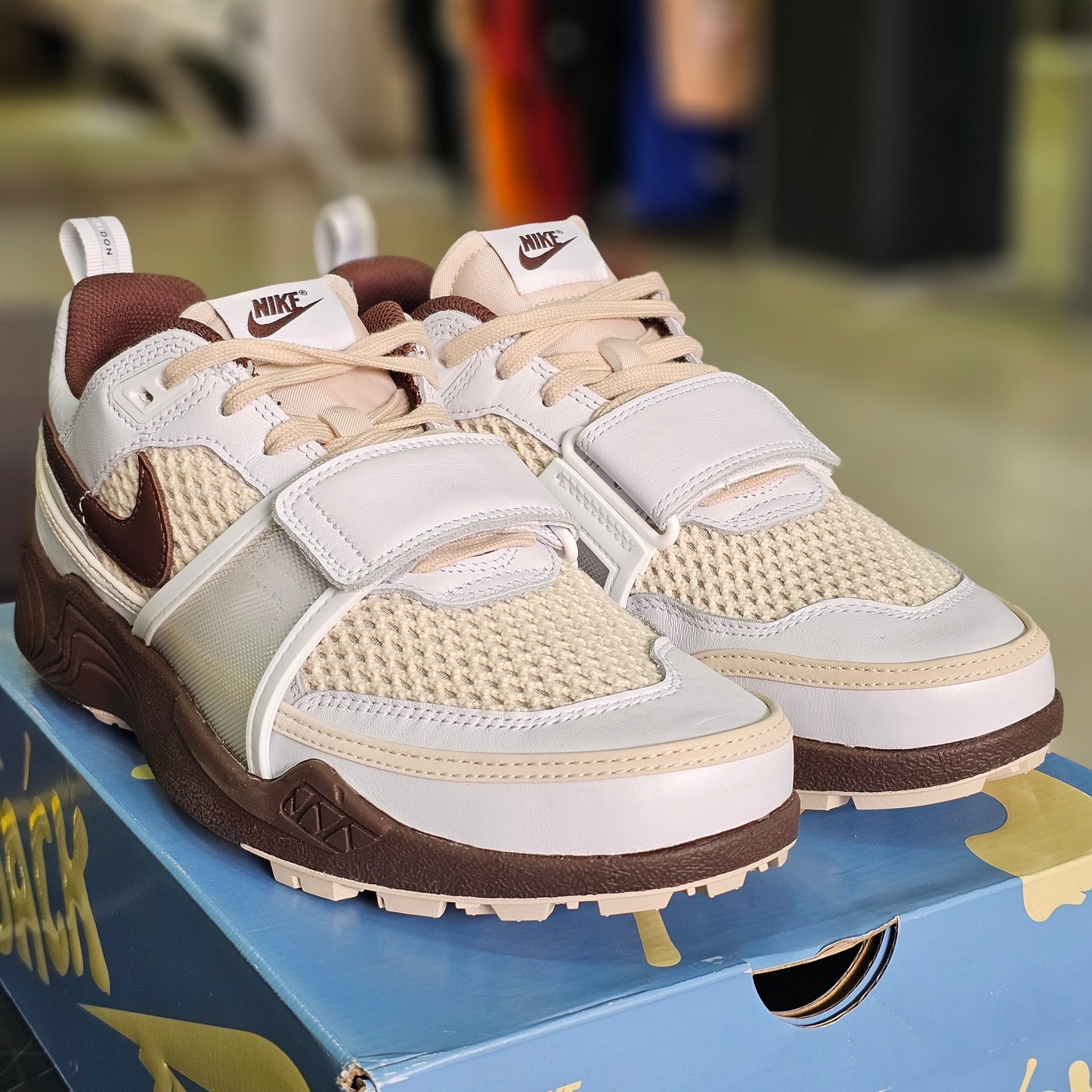 Travis Scott x Zoom Field Jaxx Light Chocolate
