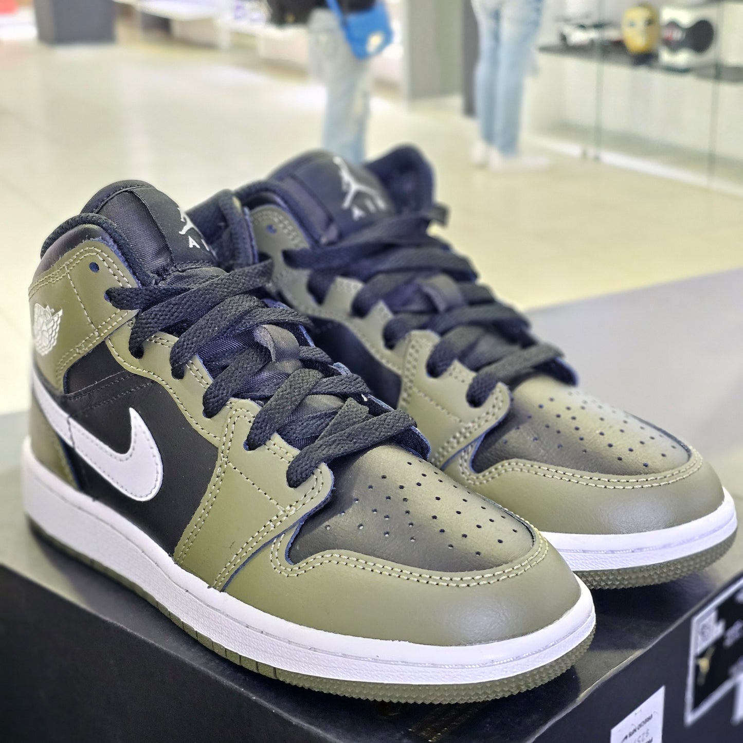 Jordan 1 Mid Black White Olive