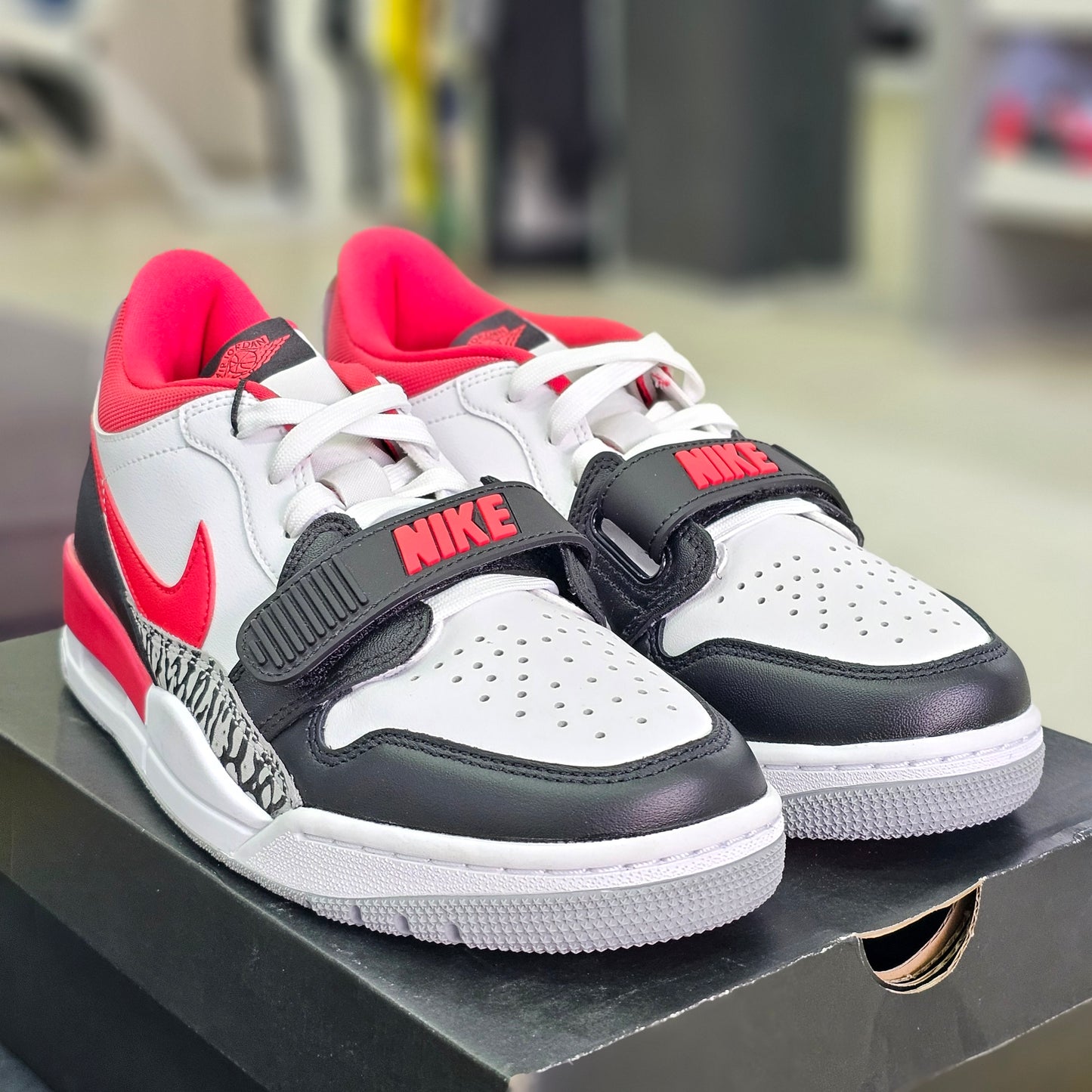 Jordan Legacy 312 Low Black Toe