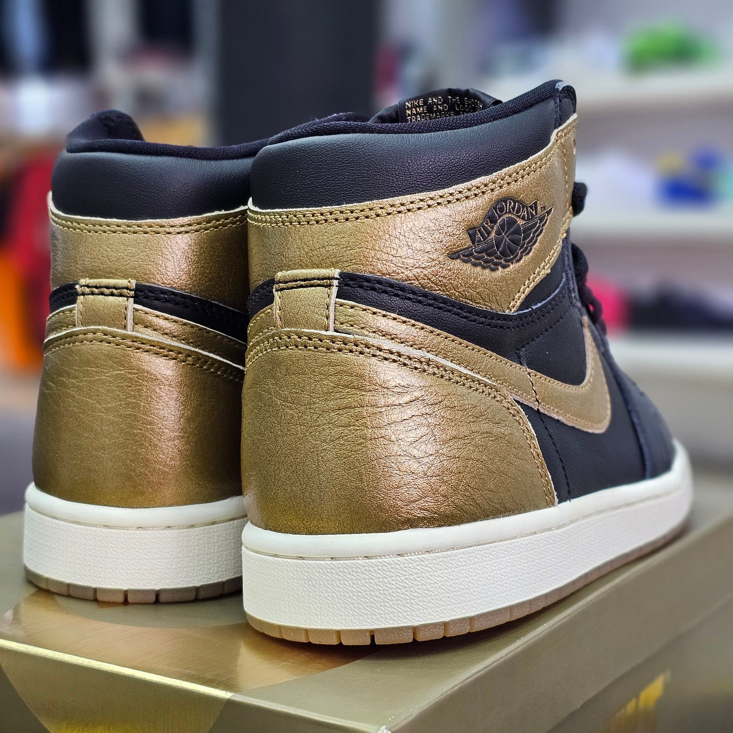 Jordan 1 Retro High Black Gold