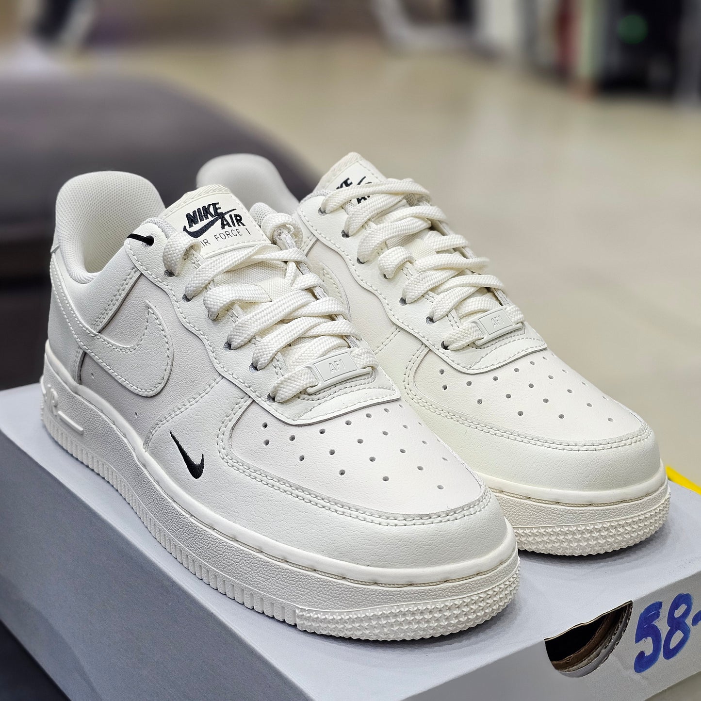 Air Force 1 '07 Essential Sail Black