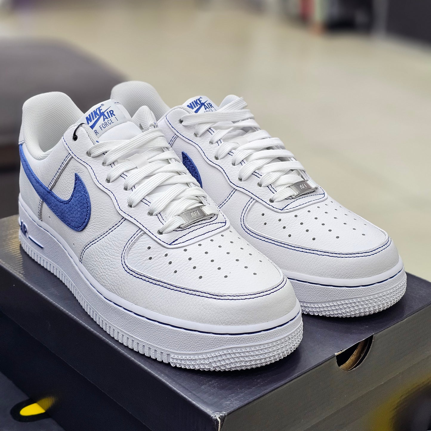 Air Force 1 '07 LV8 White Deep Royal