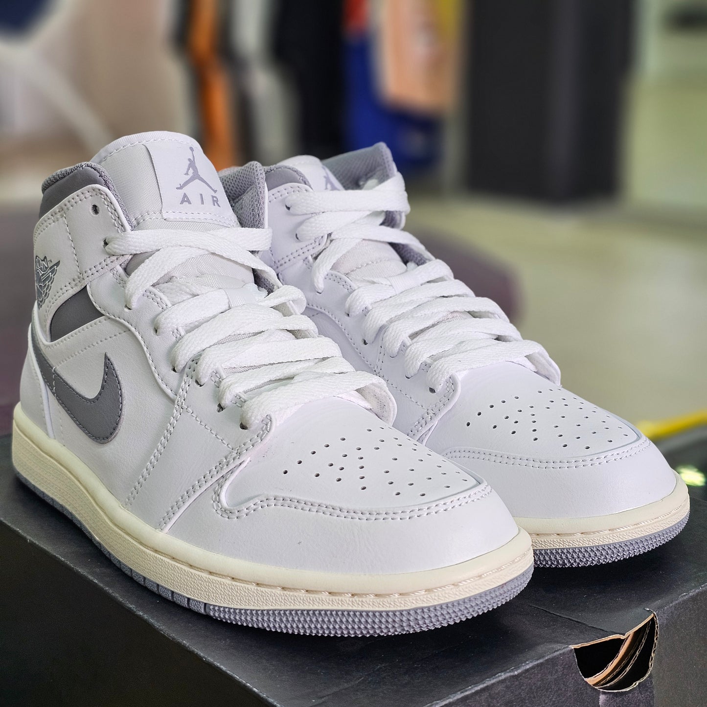 Jordan 1 Mid Neutral Grey