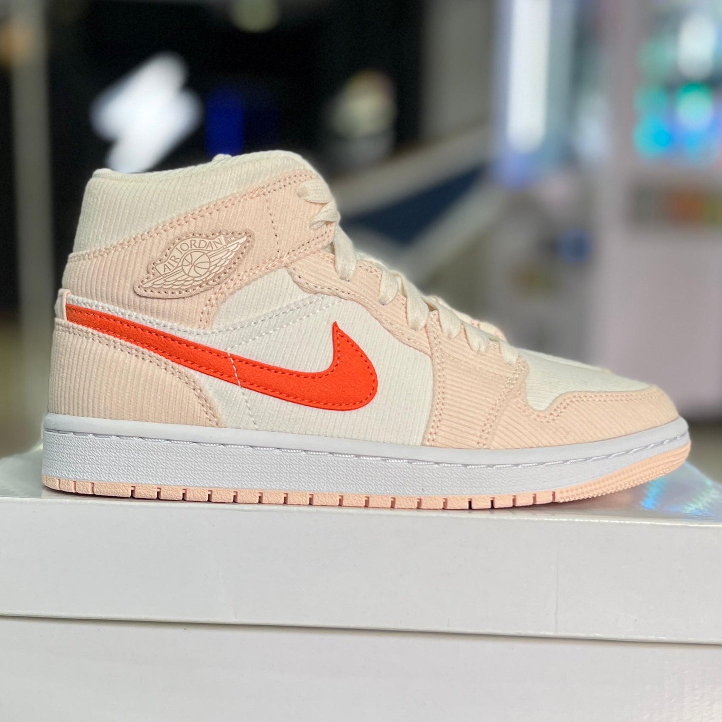 Jordan 1 Mid Corduroy