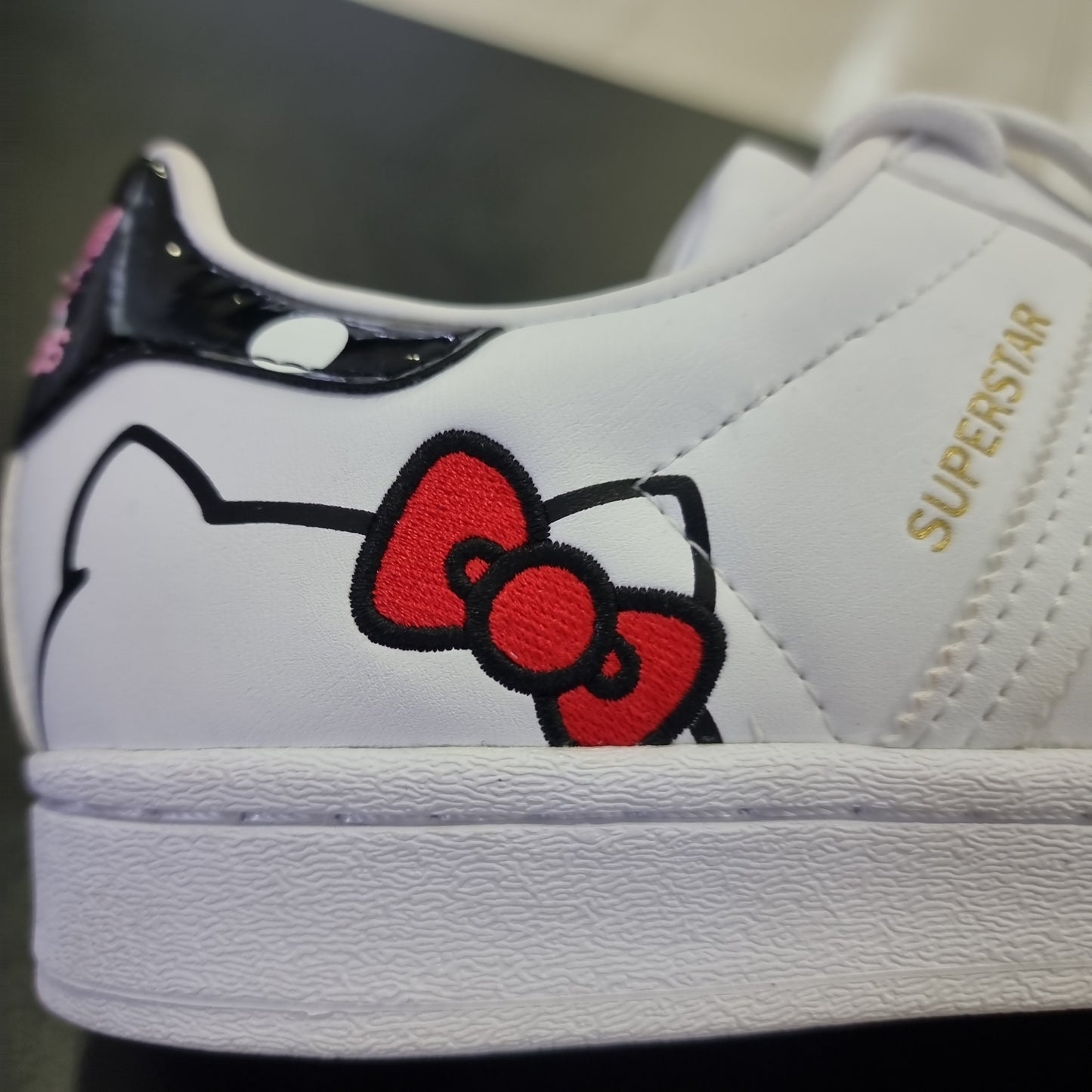 Adidas Superstar Hello Kitty