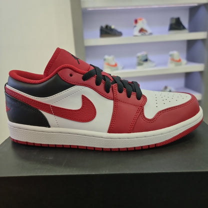 Jordan 1 Low Bulls