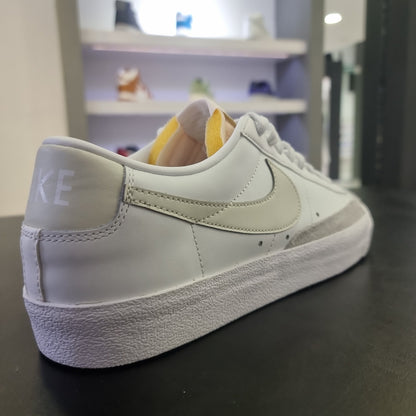 Blazer Low Triple White