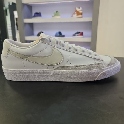 Blazer Low Triple White